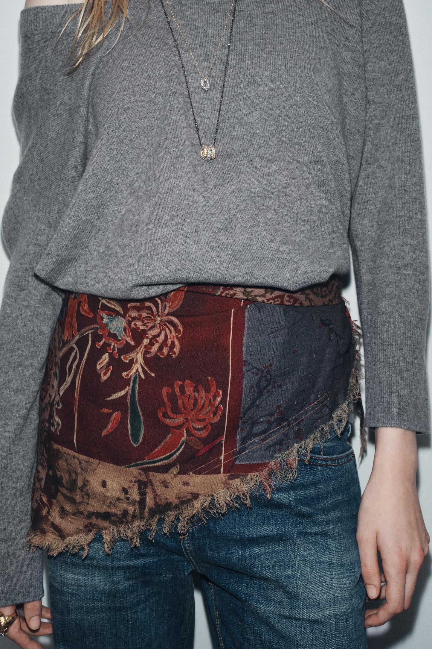 PRINTED FRINGED BANDANA