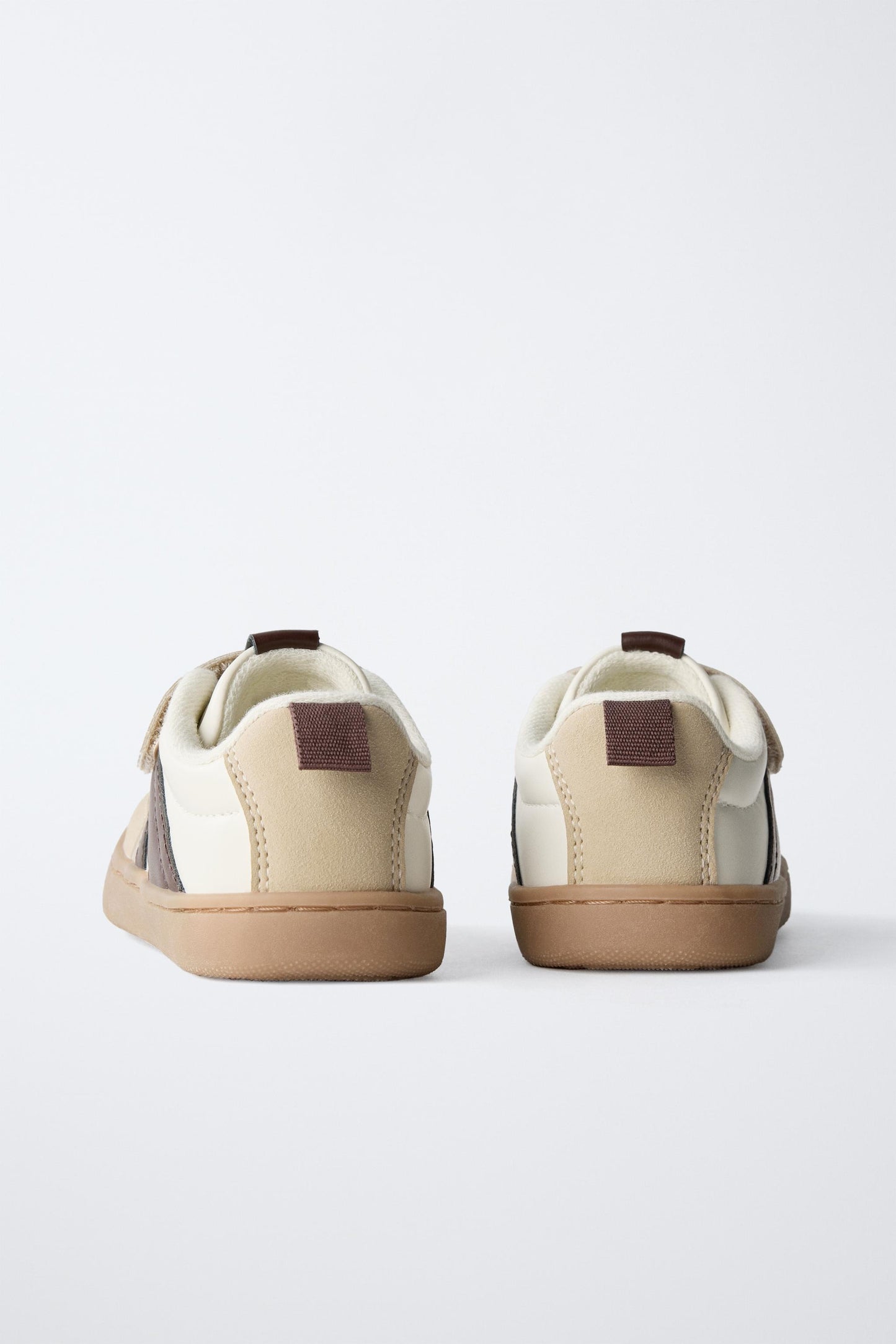 RETRO BAREFOOT SNEAKERS