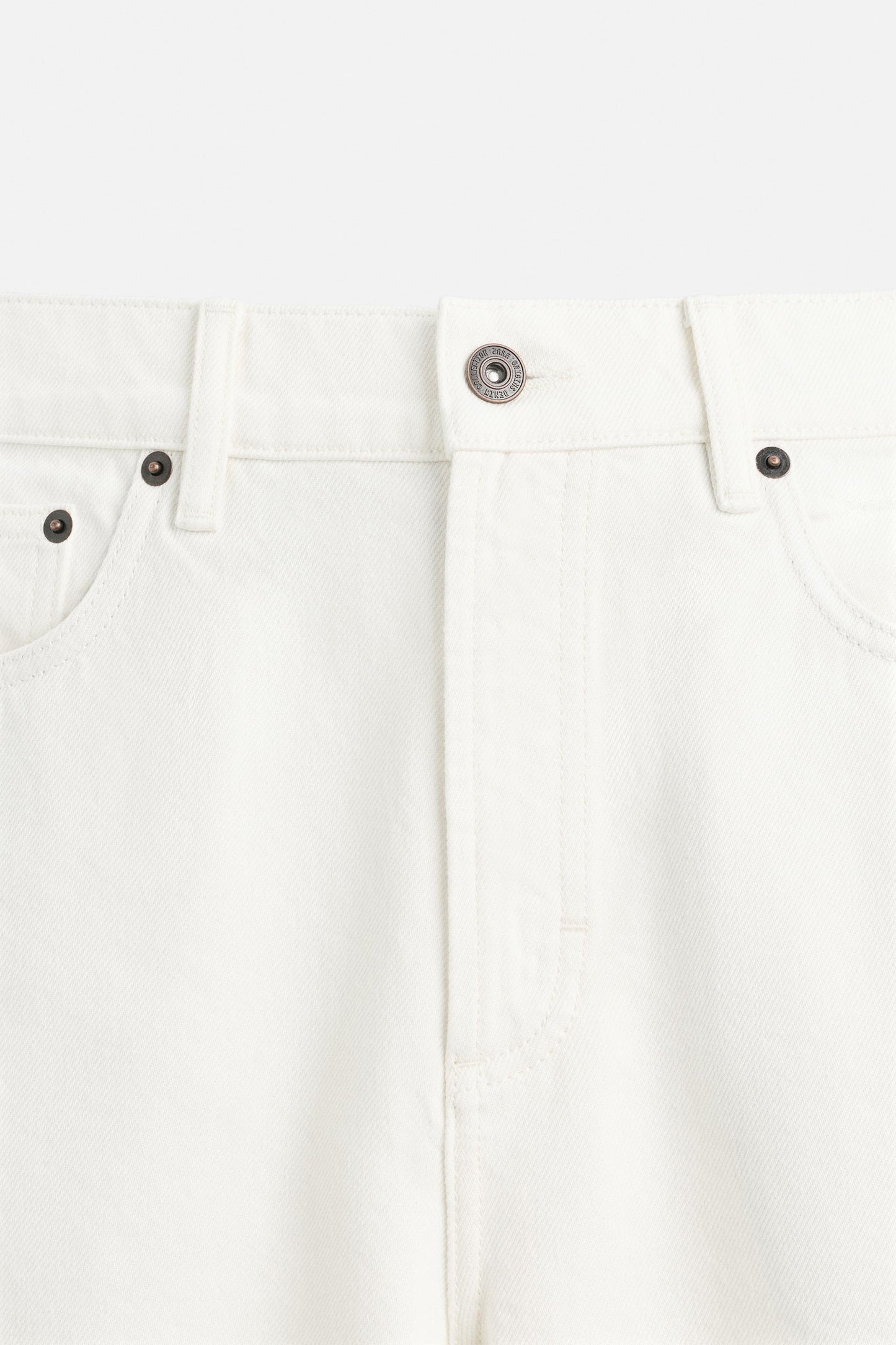 STRAIGHT ANKLE FIT JEANS