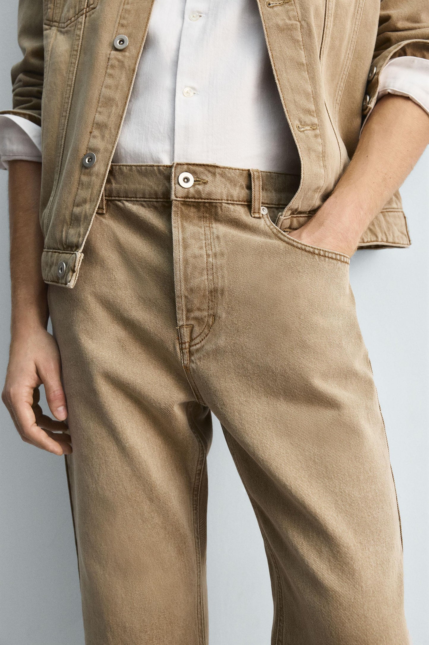 RELAXED FIT JEANS