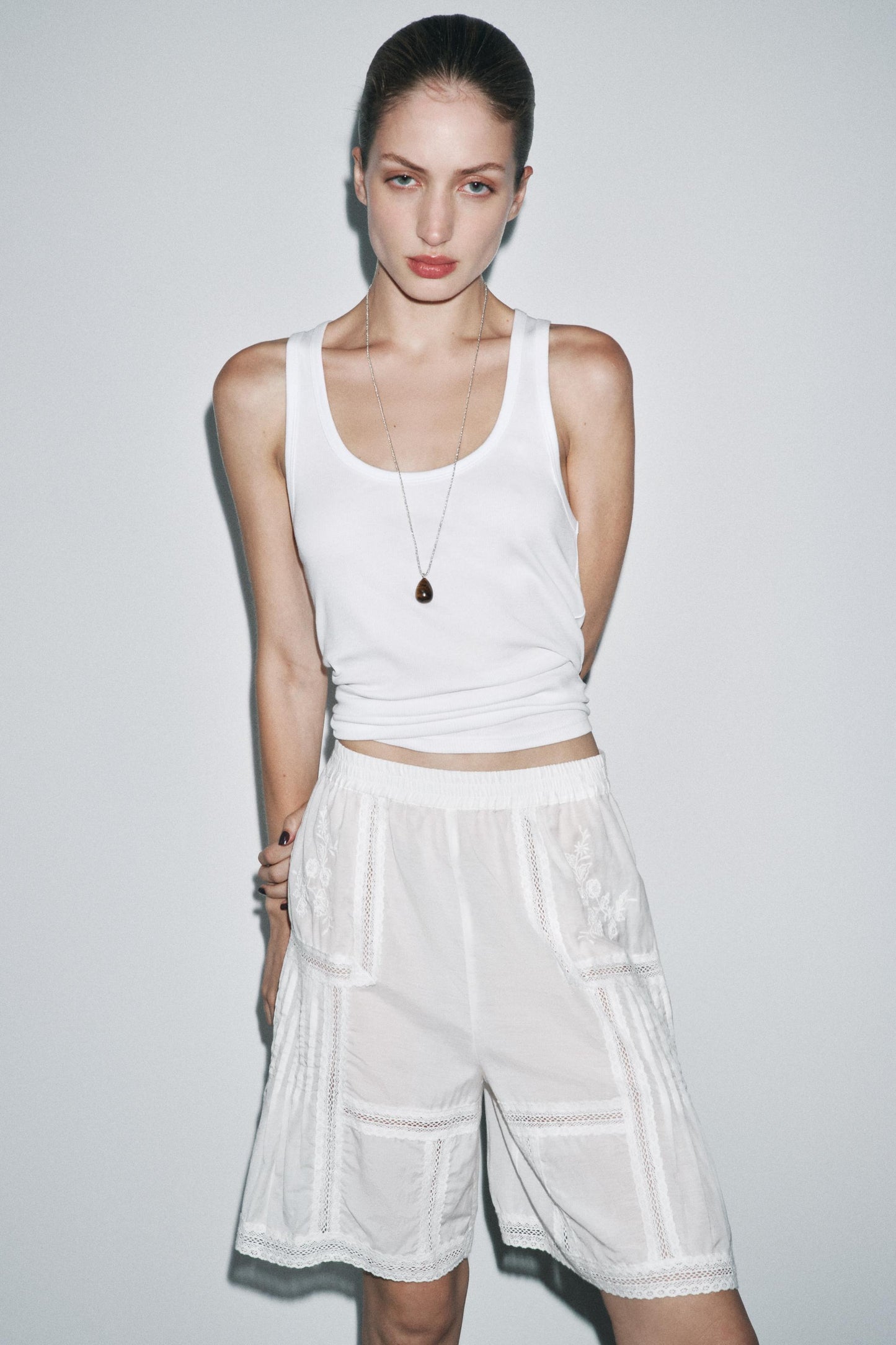 EMBROIDERED LACE BERMUDA SHORTS LIMITED EDITION