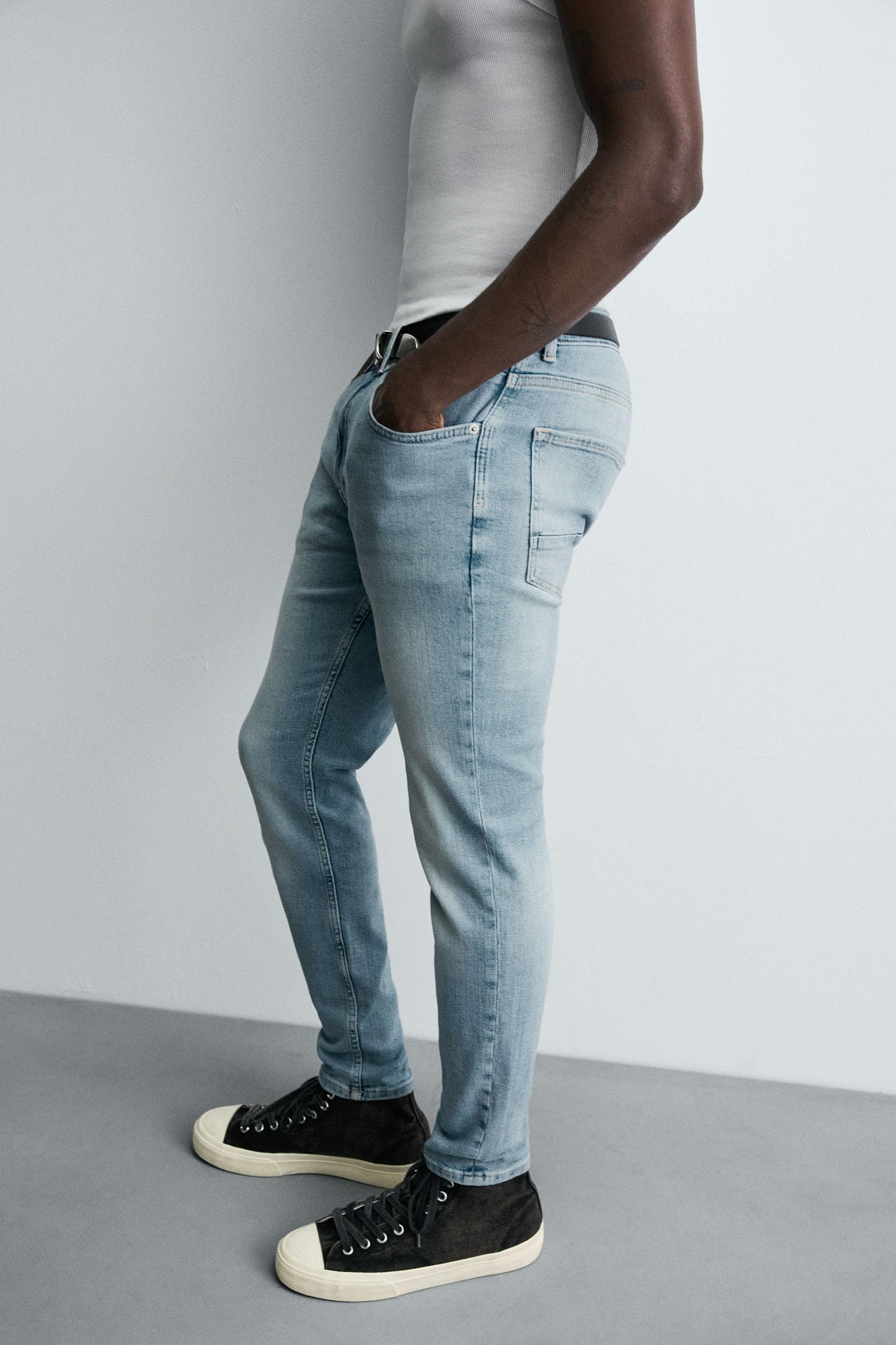 SKINNY CROPPED FIT JEANS