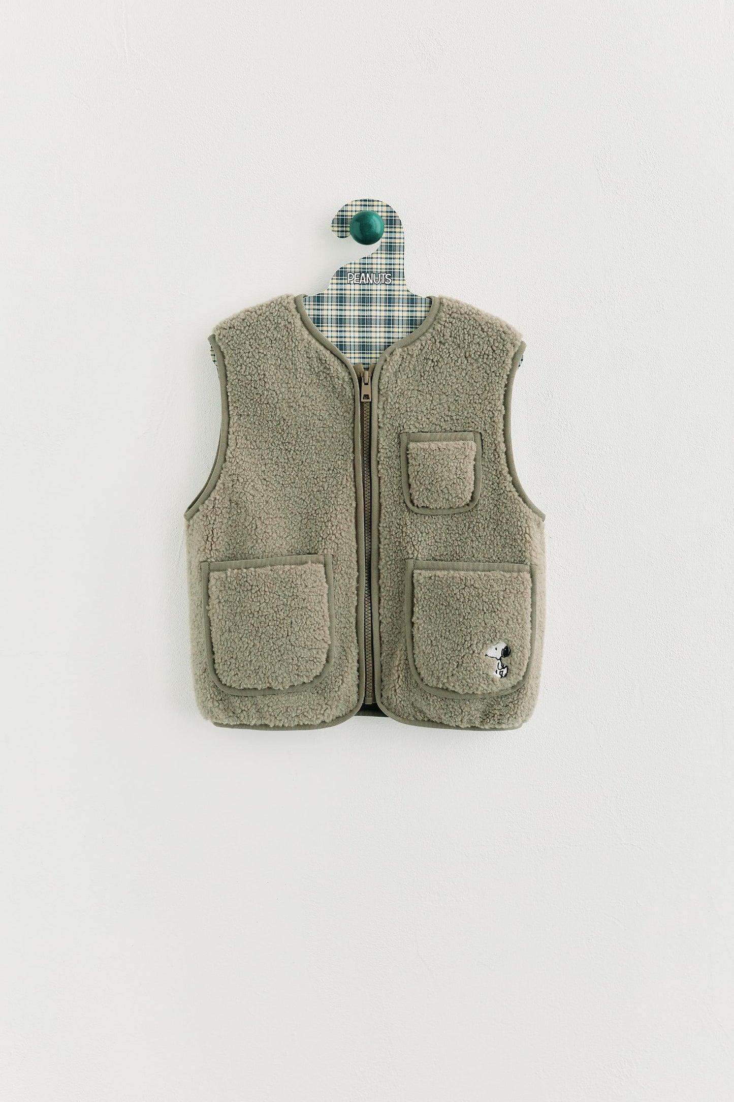 SNOOPY PEANUTS™ SHEARLING VEST