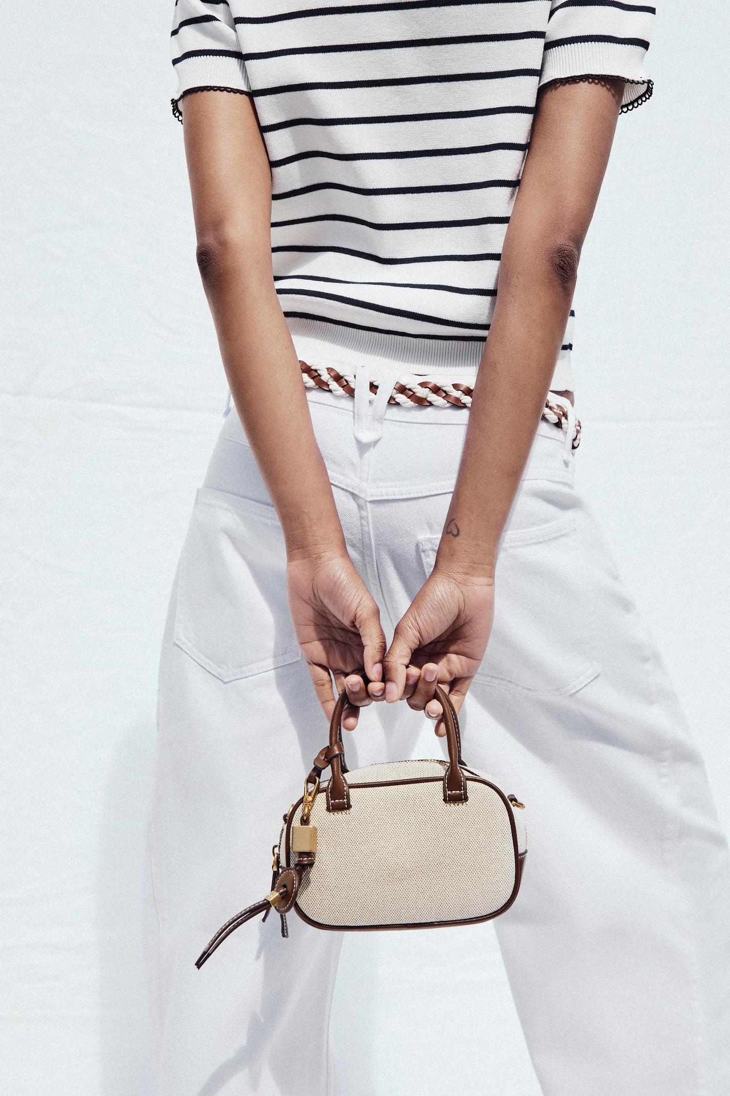 CONTRAST MINI BAG