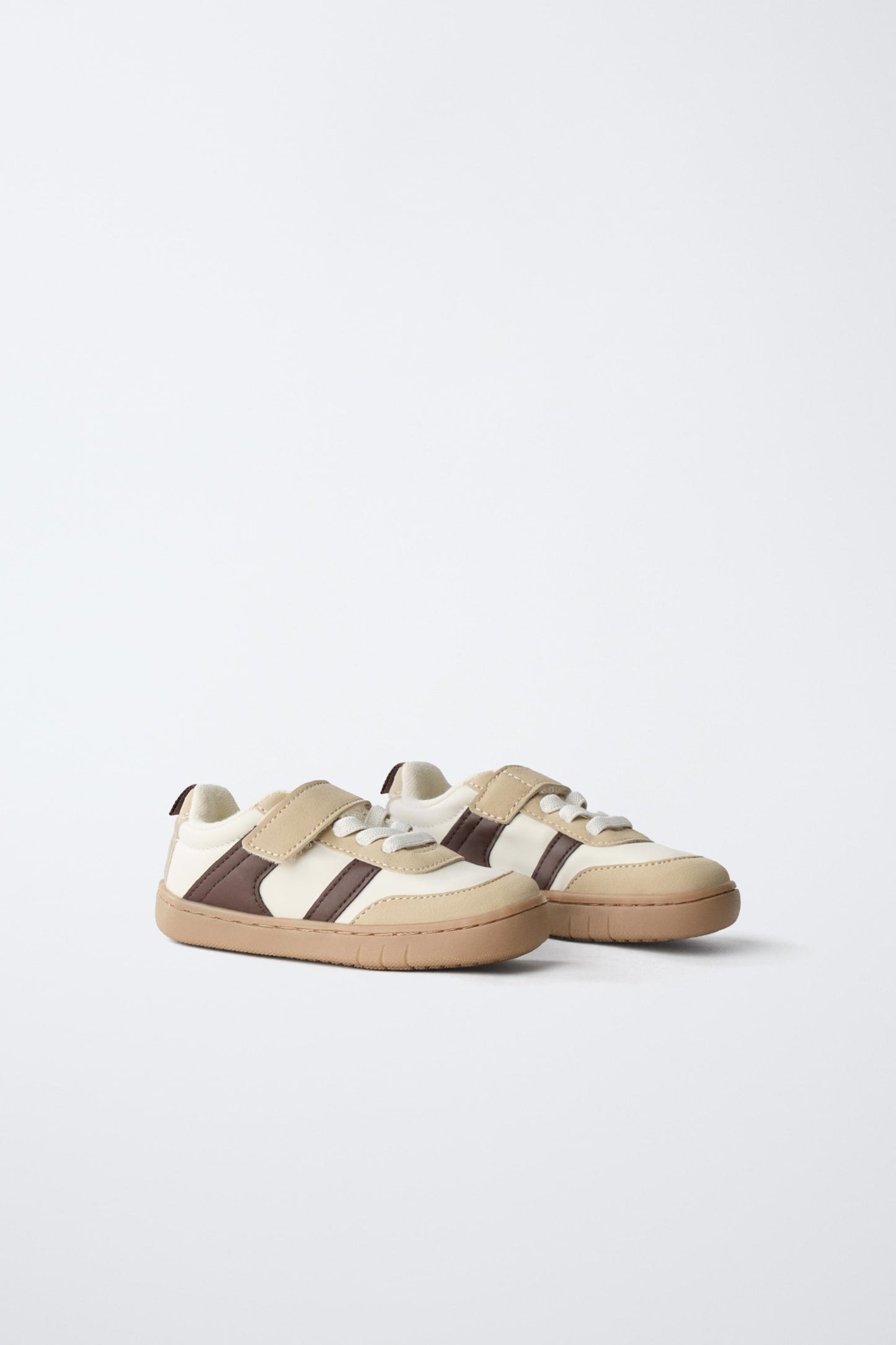 RETRO BAREFOOT SNEAKERS