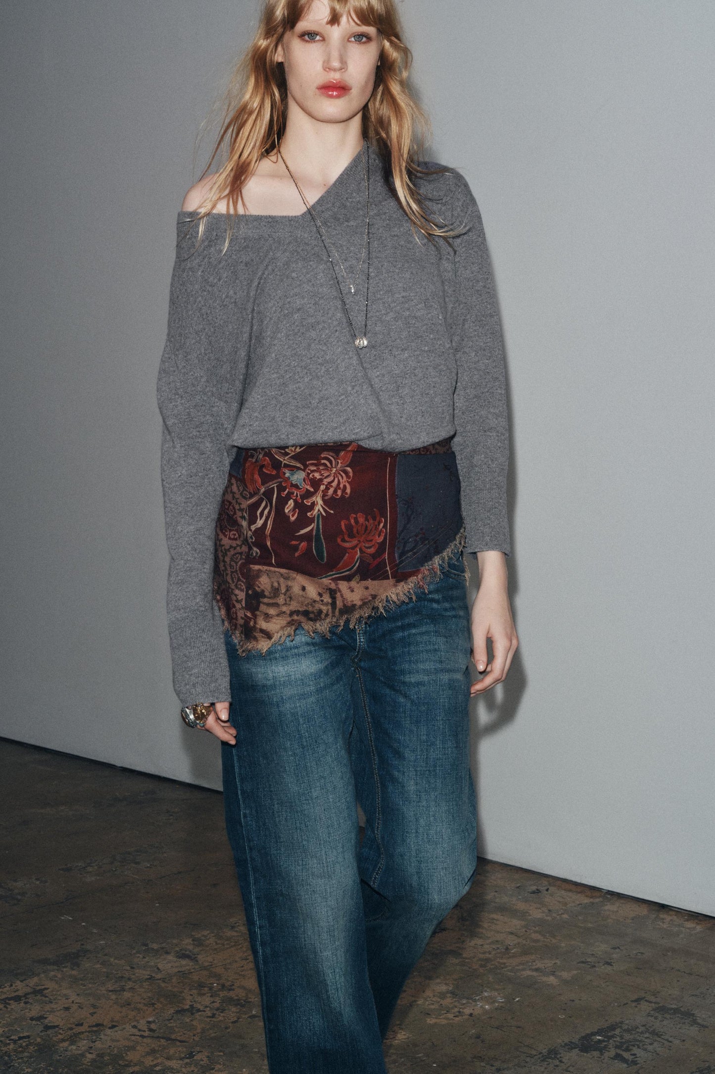 PRINTED FRINGED BANDANA
