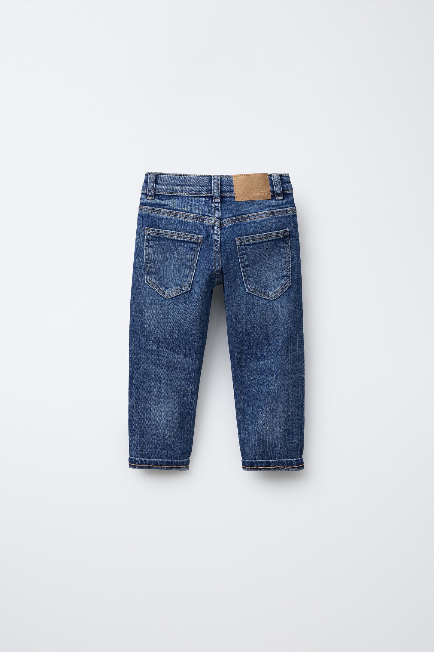 STRAIGHT FIT JEANS