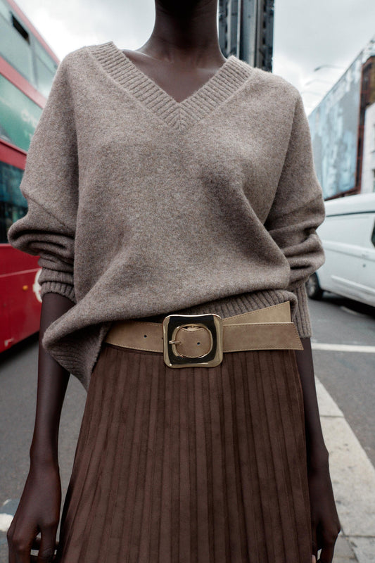 SOFT V-NECK KNIT SWEATER
