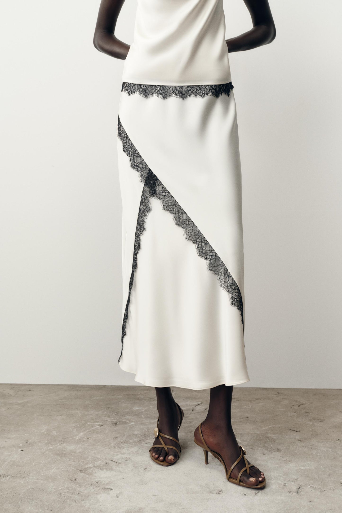 SATIN EFFECT LACE MIDI SKIRT