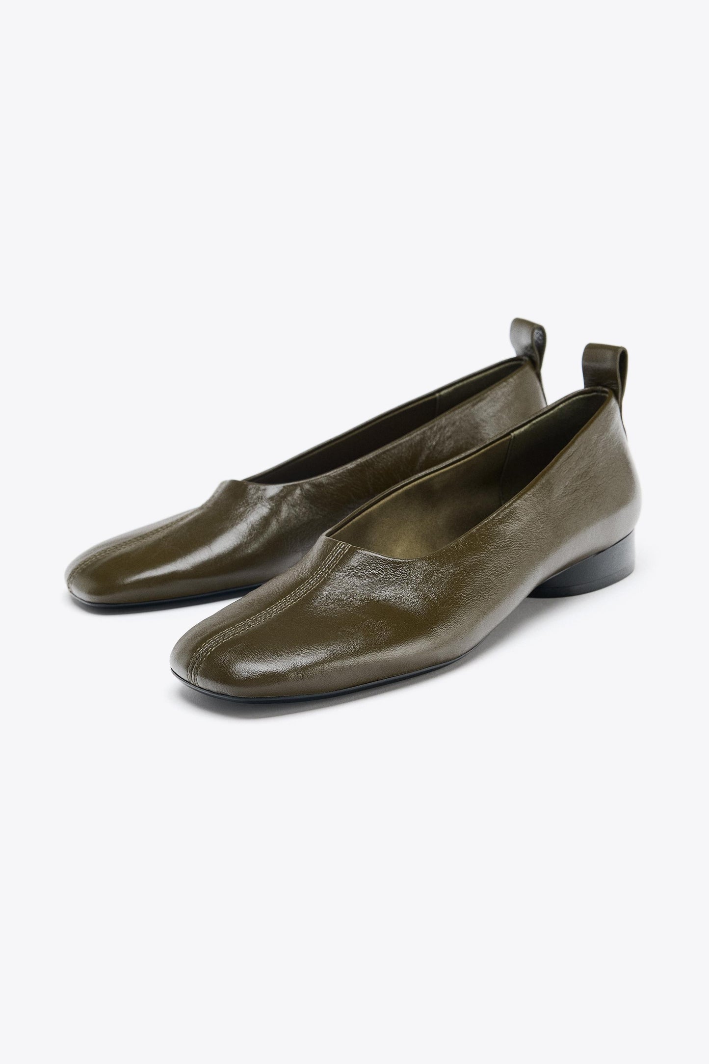 LOW HEELED LEATHER BALLET FLATS