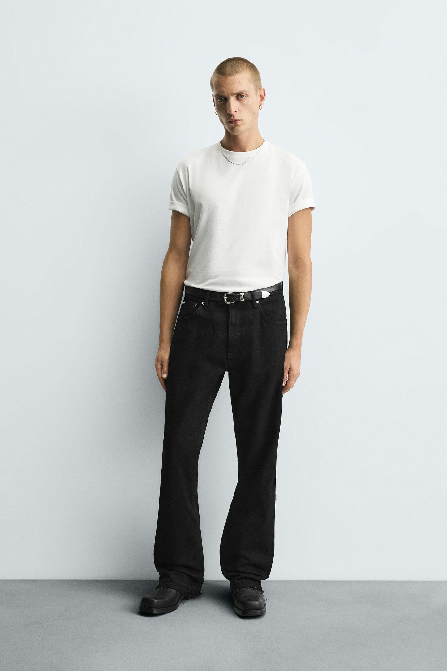 FLARE FIT JEANS