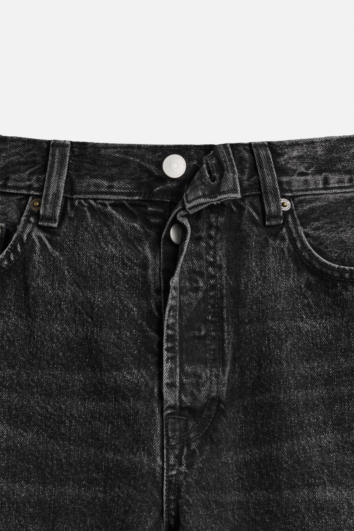 STRAIGHT FIT JEANS