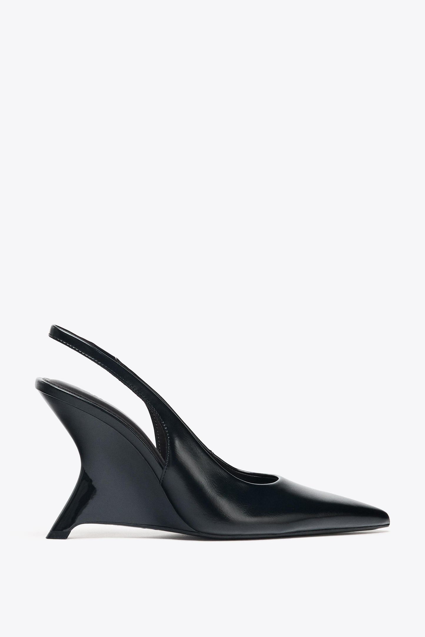 SLINGBACK WEDGE HEELS