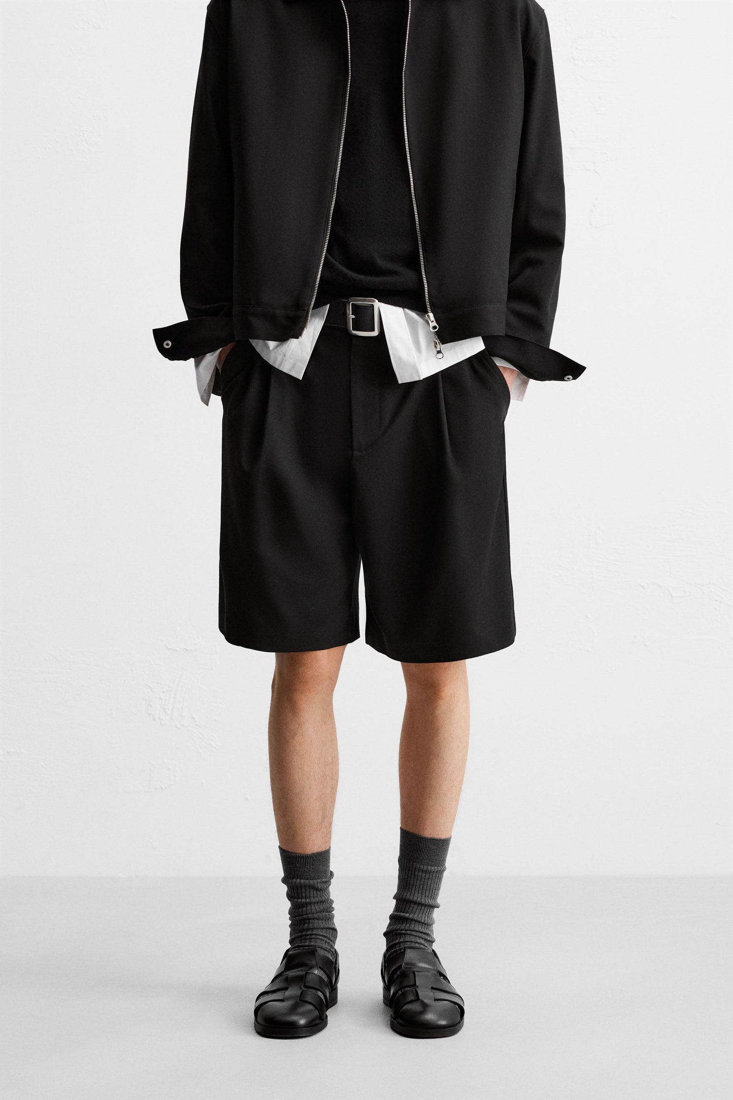 PLEATED RELAXED FIT SHORTS