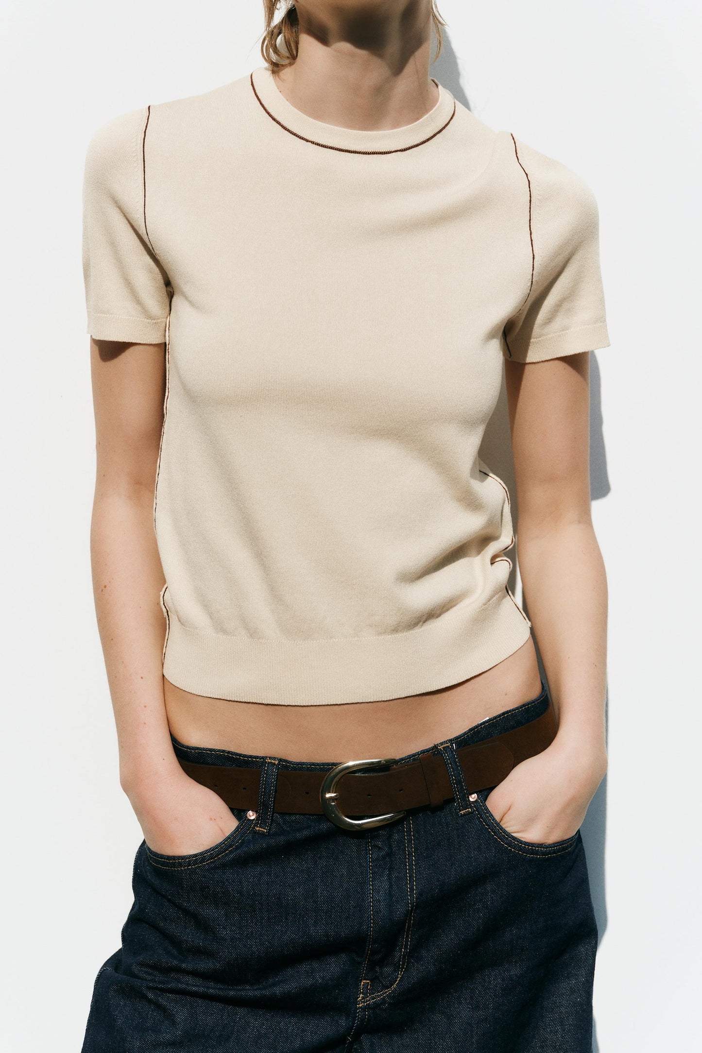 TRIMMED SHORT SLEEVE KNIT TOP
