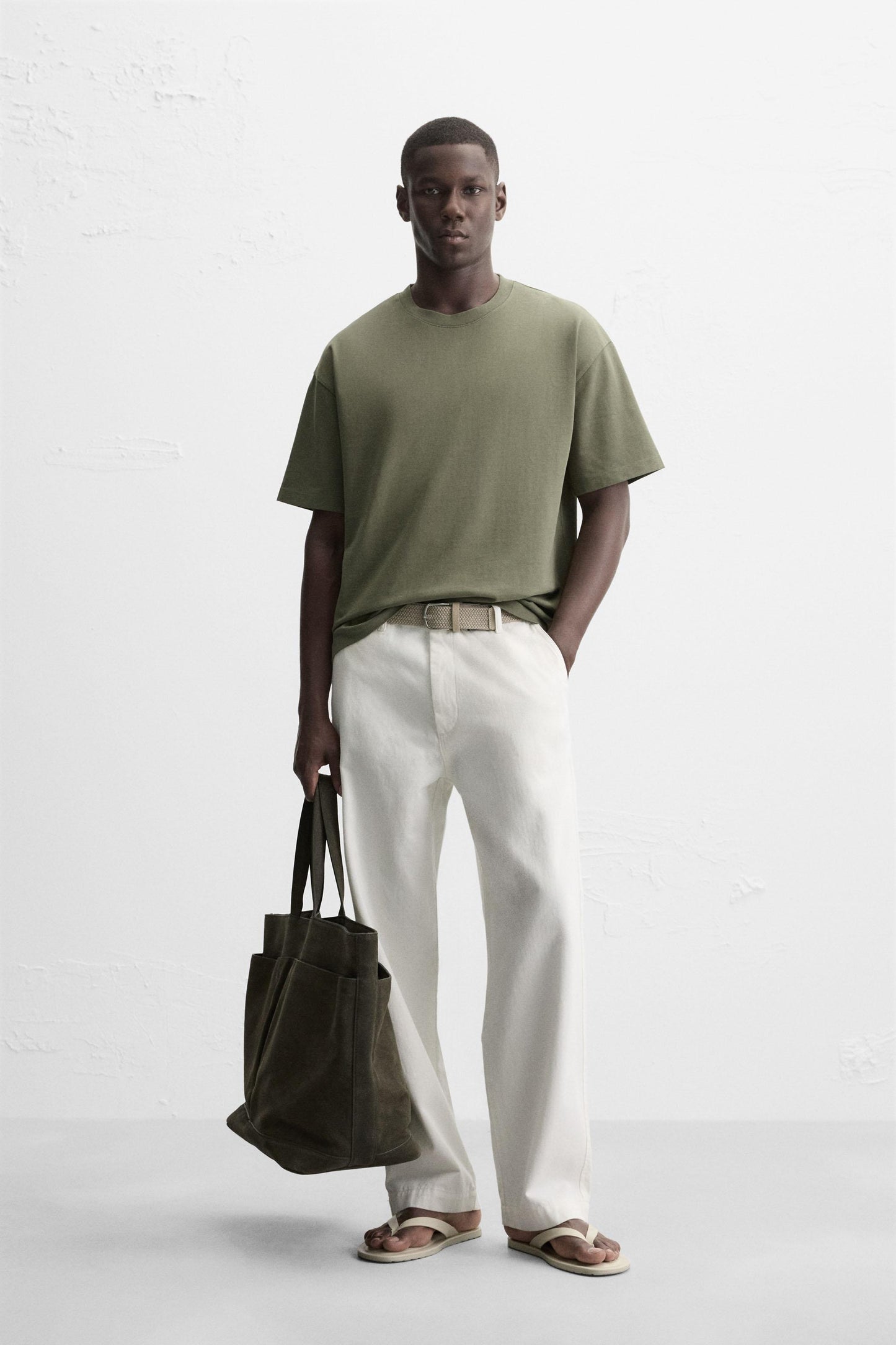 BASIC HEAVYWEIGHT T-SHIRT