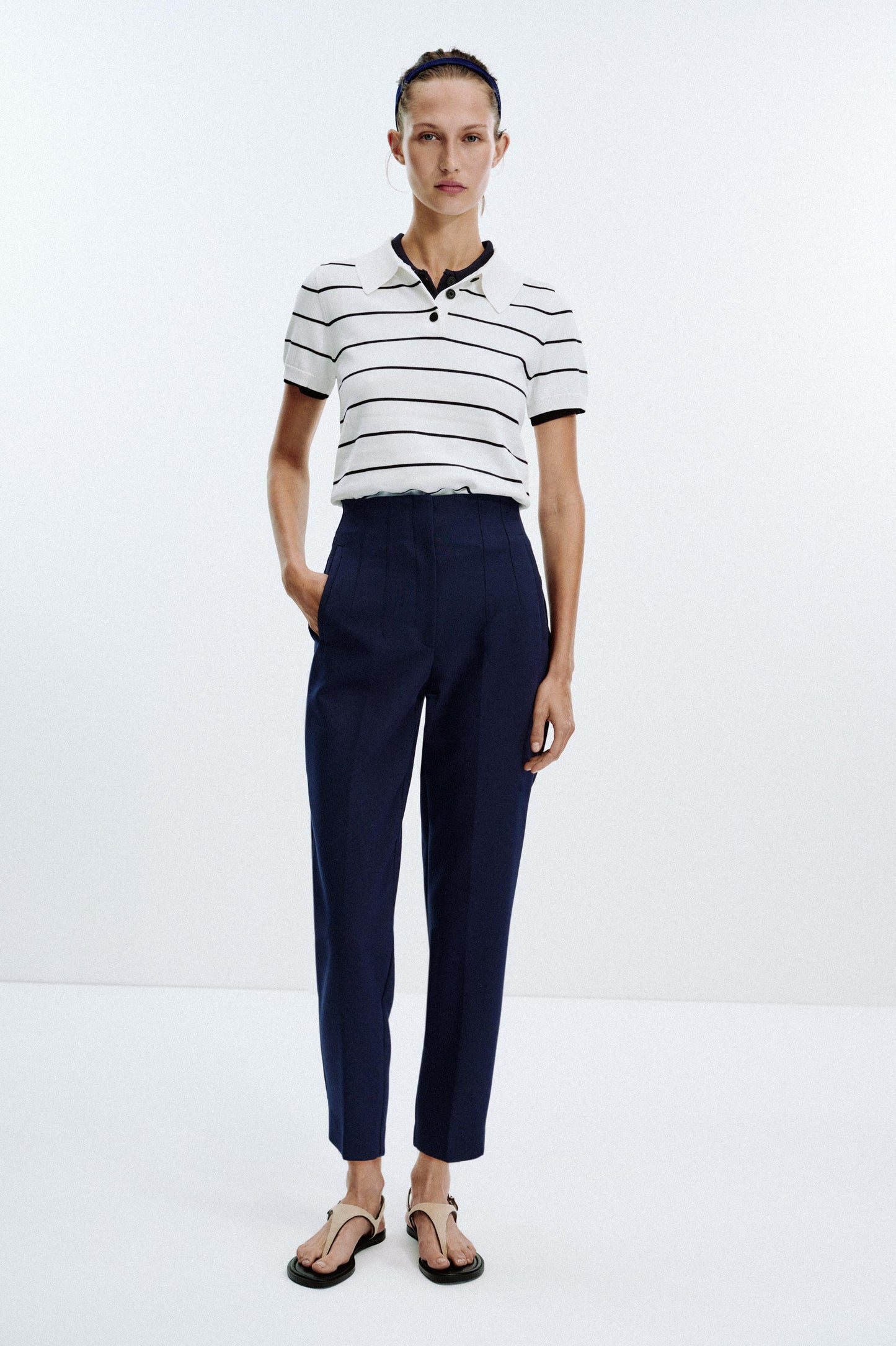 PANTS WITH A HIGH WAIST