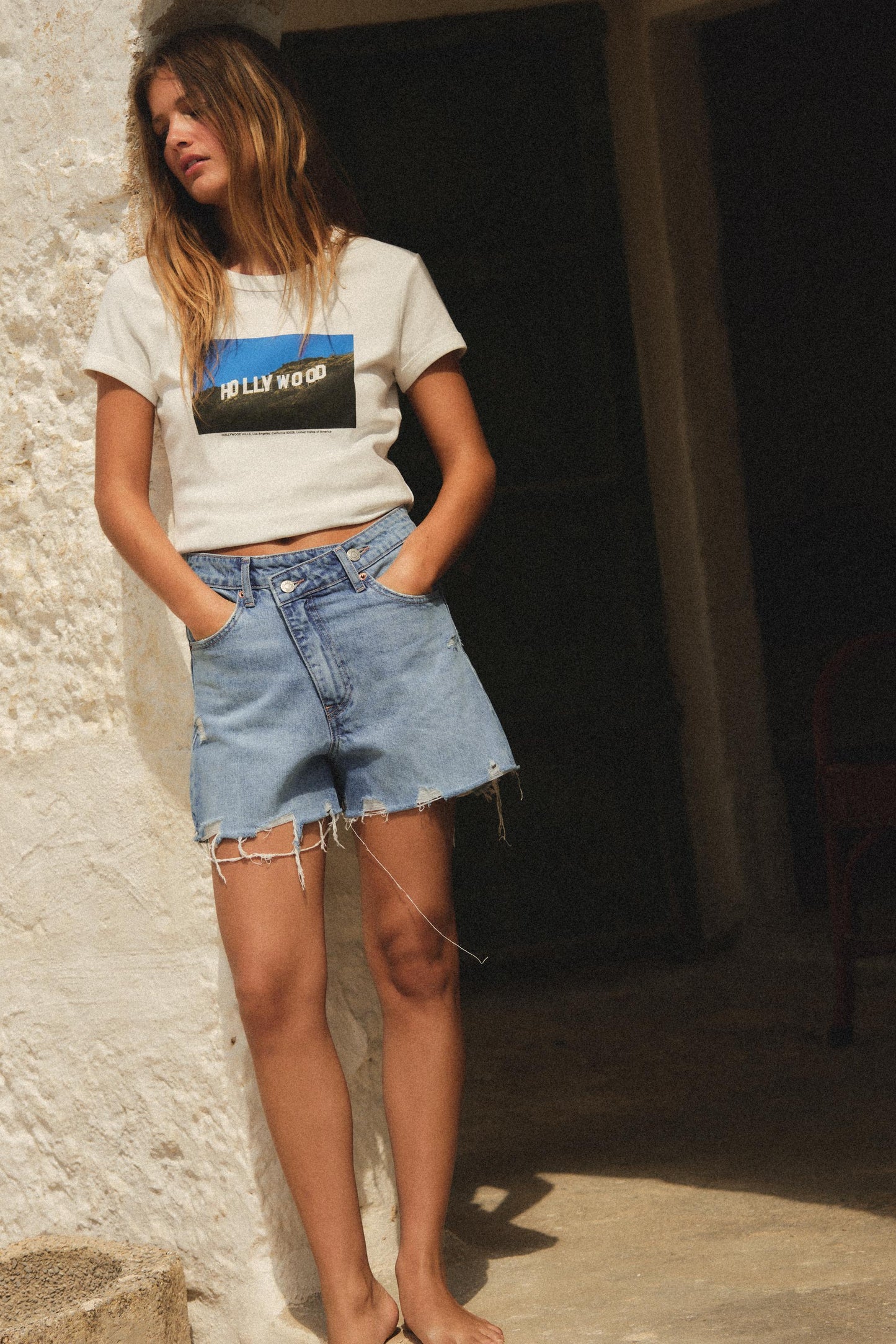 HIGH-RISE CROSS WAIST MOM FIT TRF DENIM SHORTS
