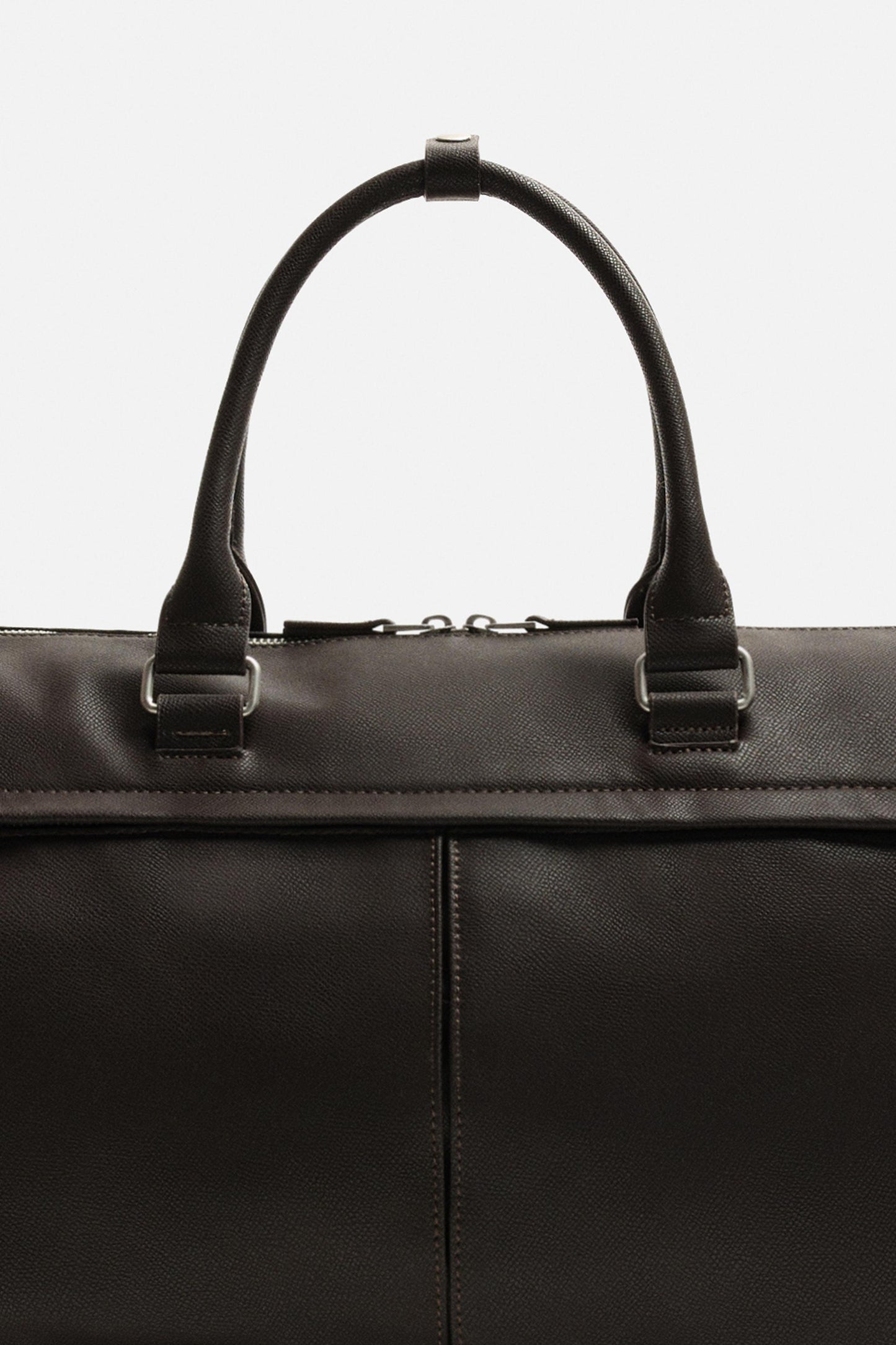 TEXTURED TRAVEL BAG