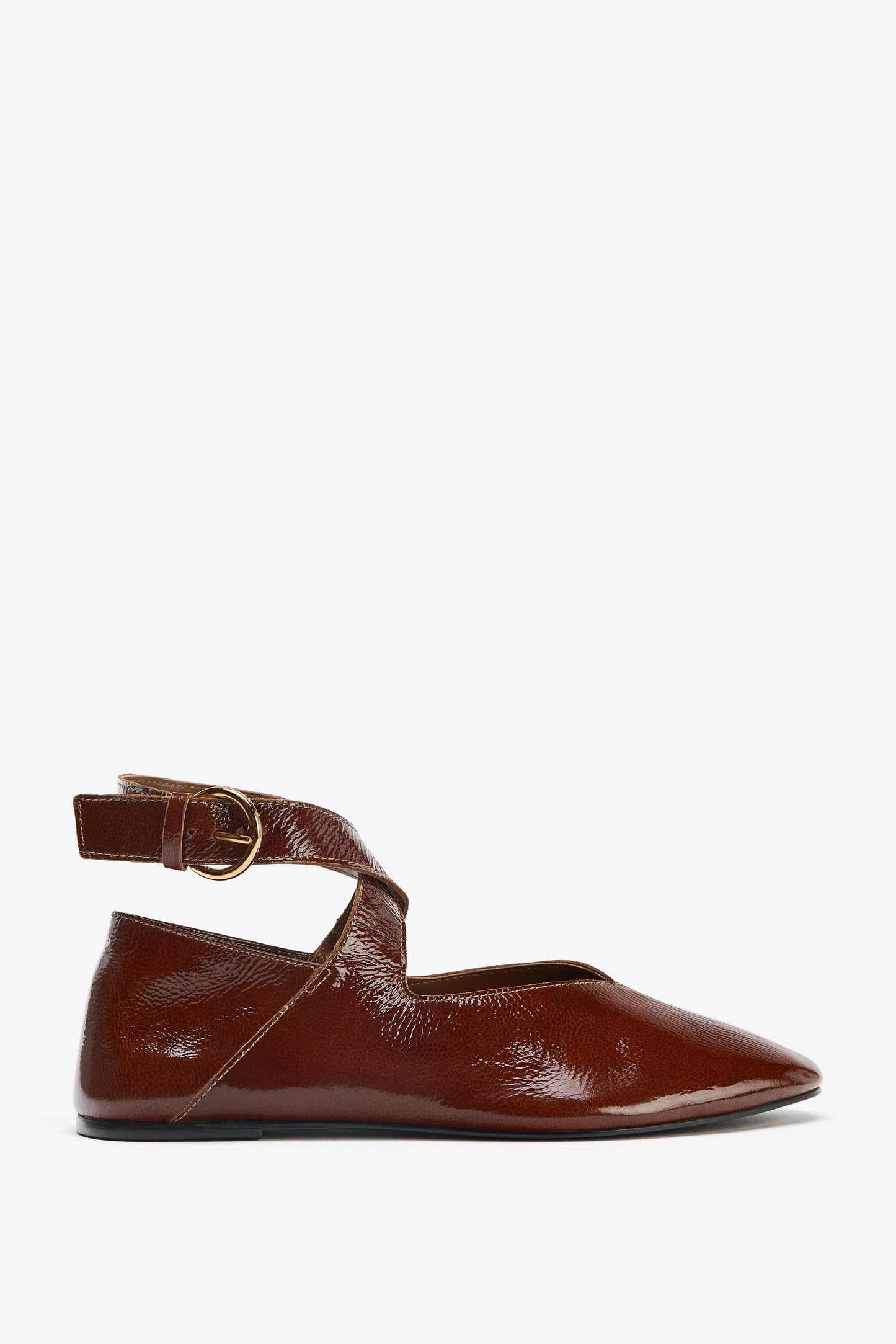 PATENT EFFECT BUCKLE BALLET FLATS