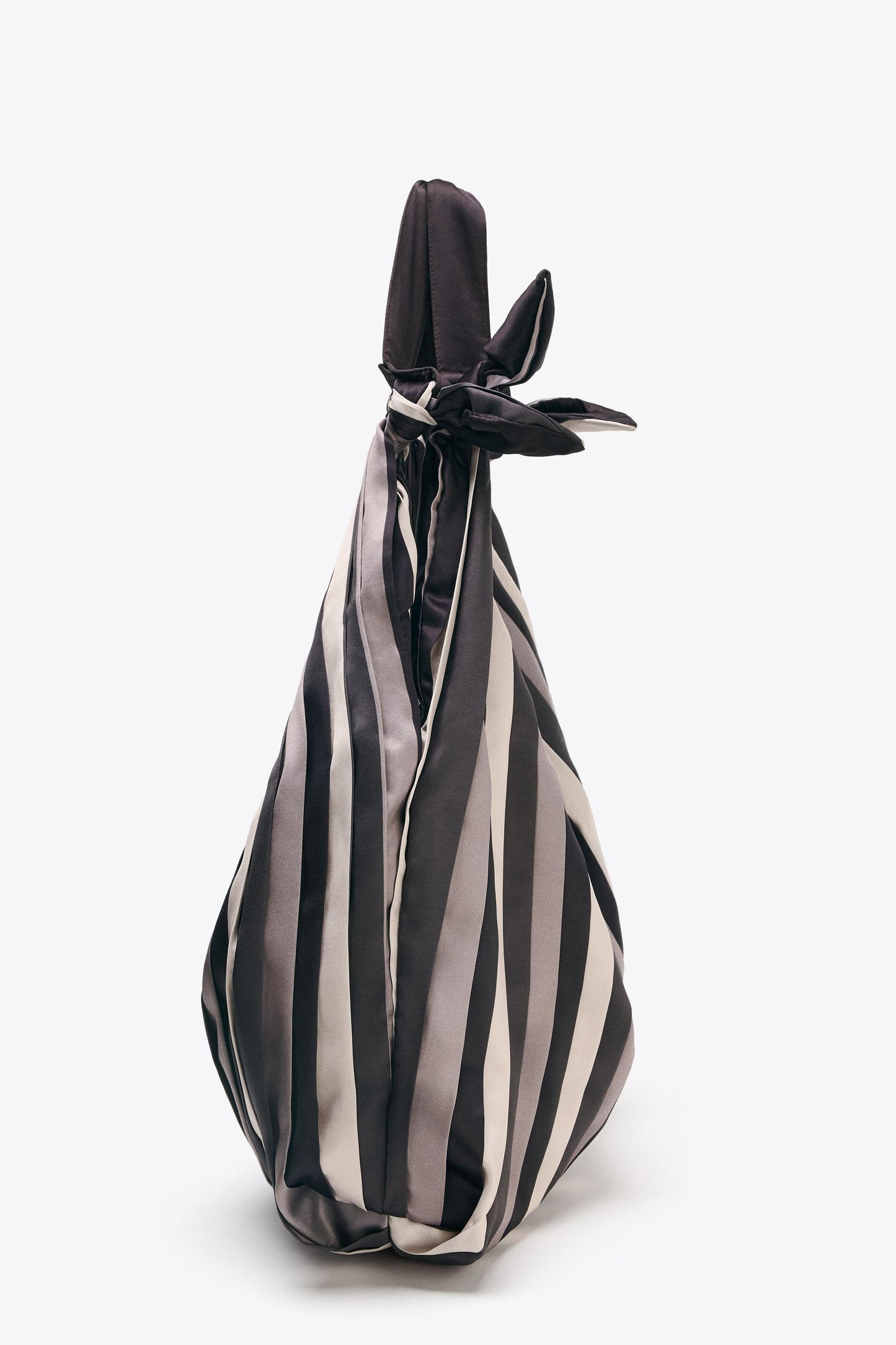 KNOTTED SATIN EFFECT MAXI BUCKET BAG