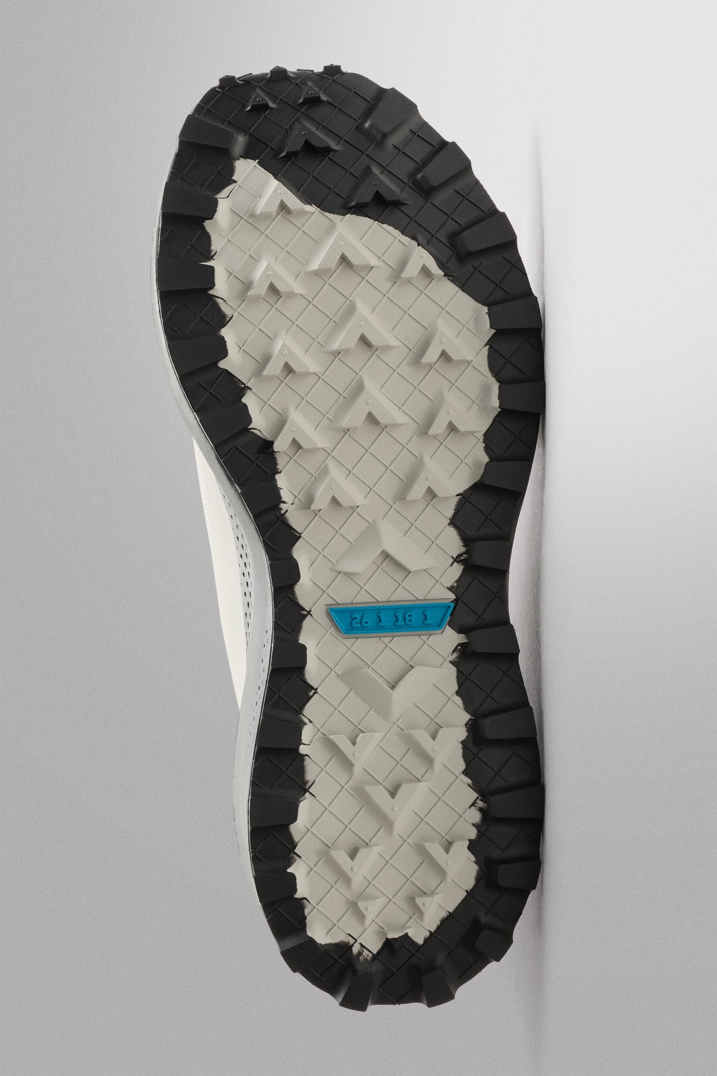 LACELESS SNEAKERS