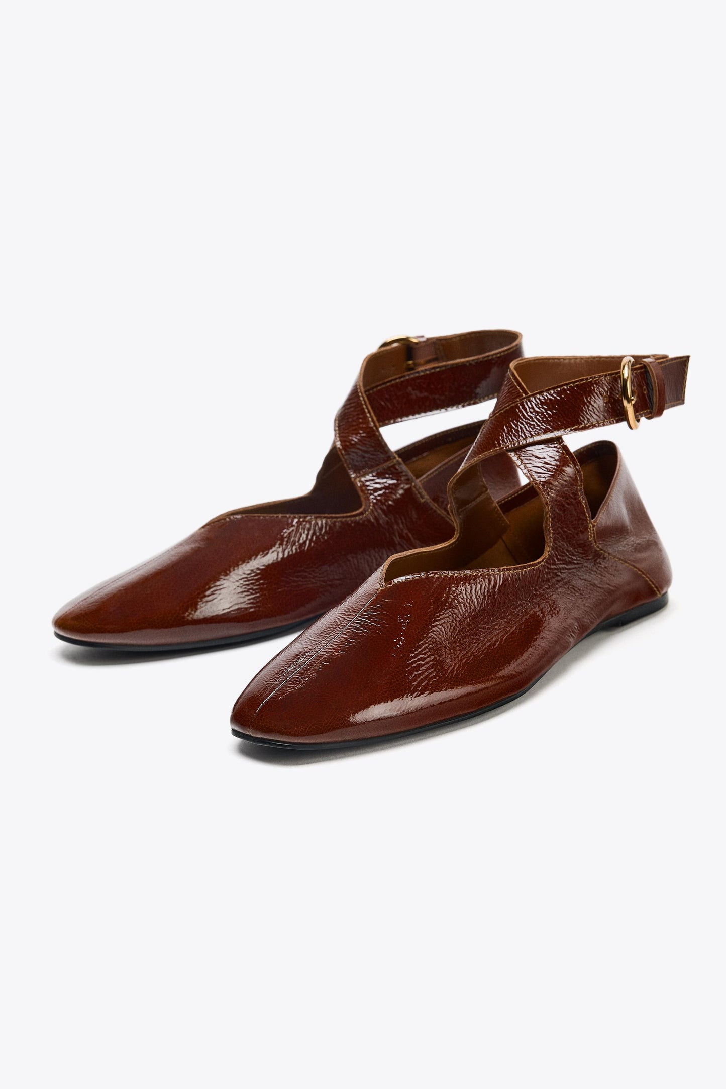 PATENT EFFECT BUCKLE BALLET FLATS