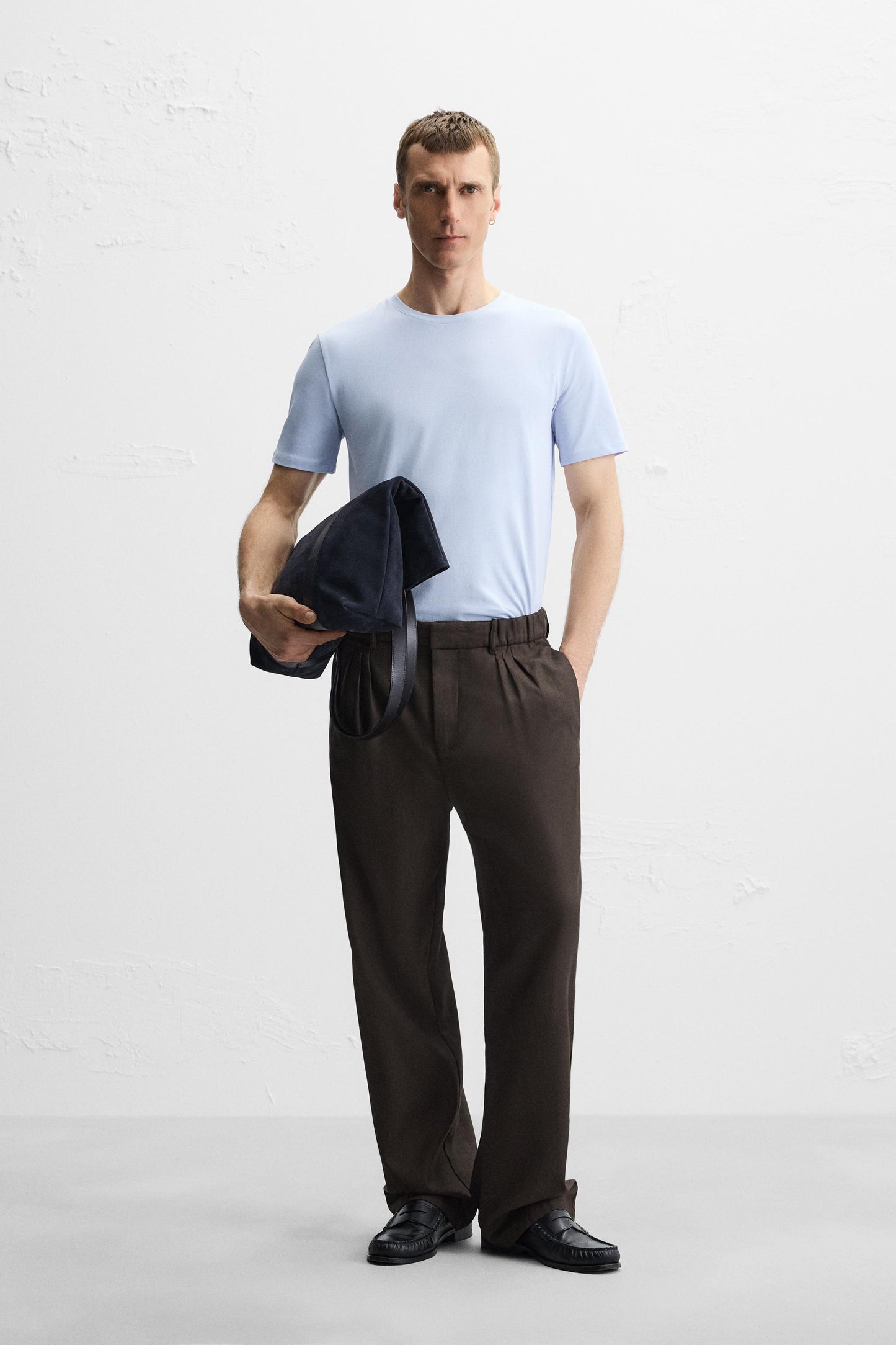 BASIC SLIM FIT T-SHIRT