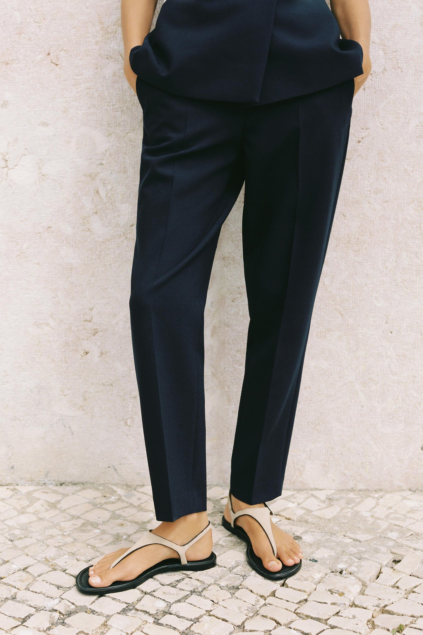 HIGH-WAISTED SLIM PANTS