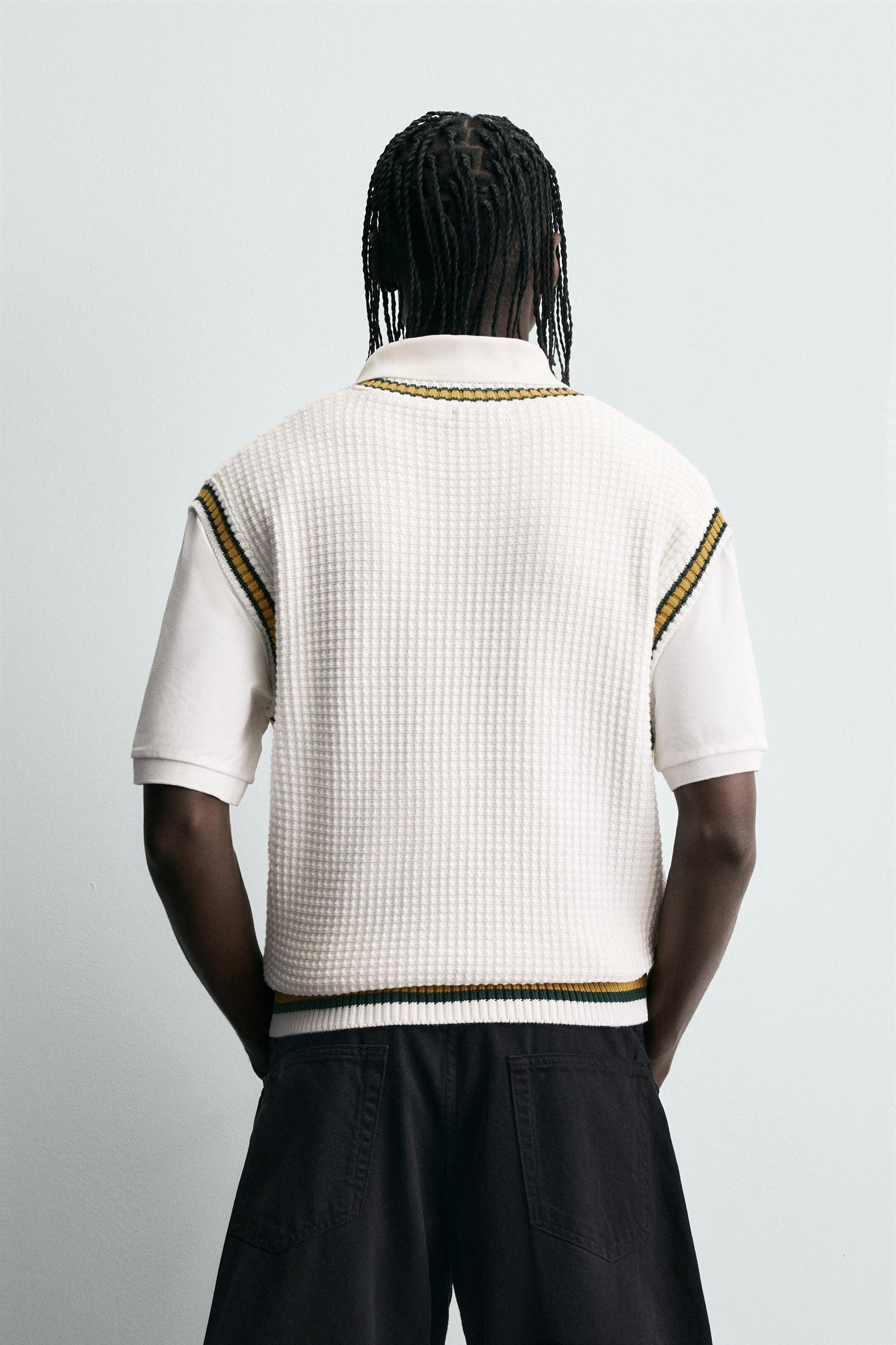 CONTRAST STRIPE KNIT VEST