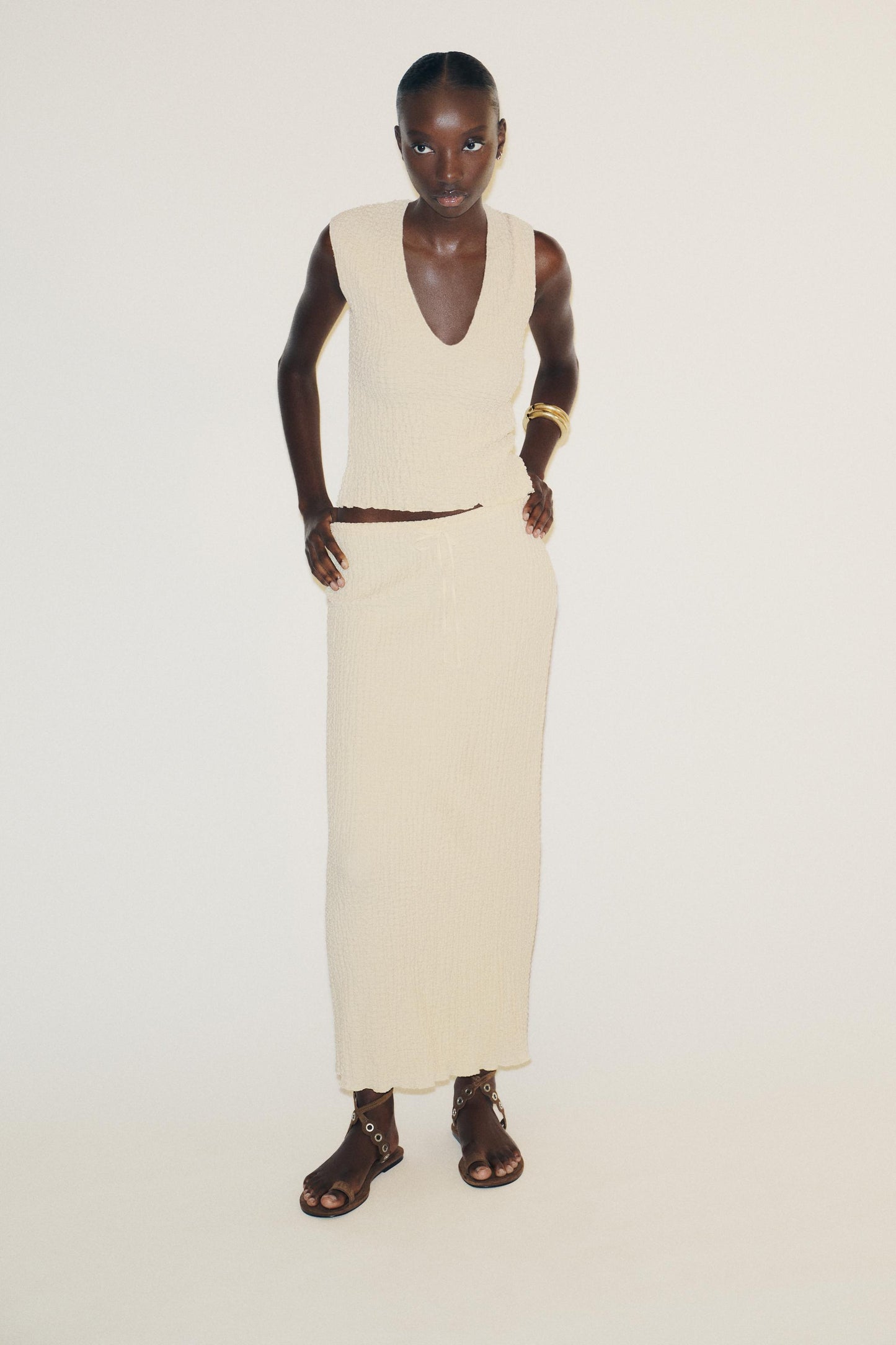 TEXTURED MIDI SKIRT