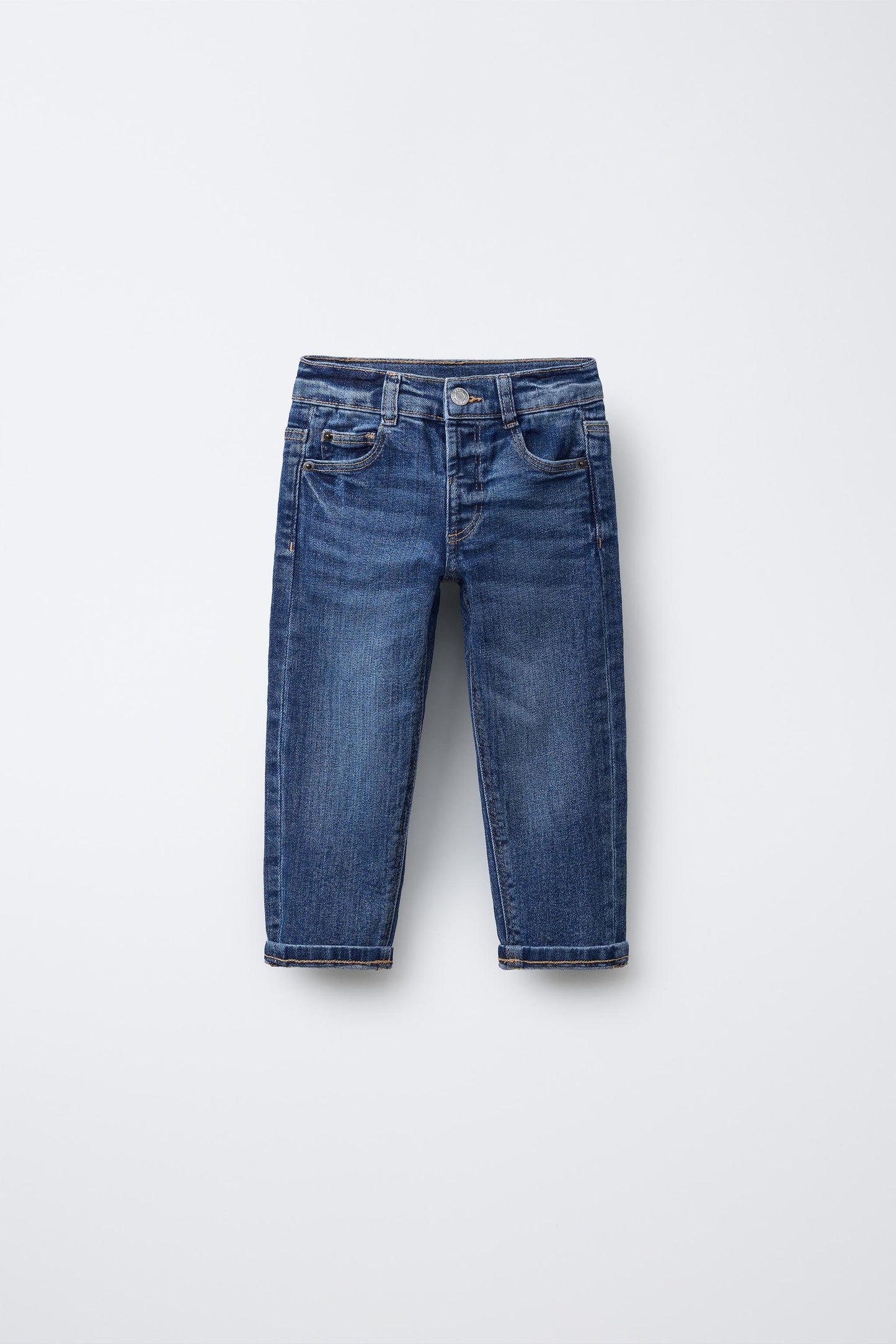 STRAIGHT FIT JEANS