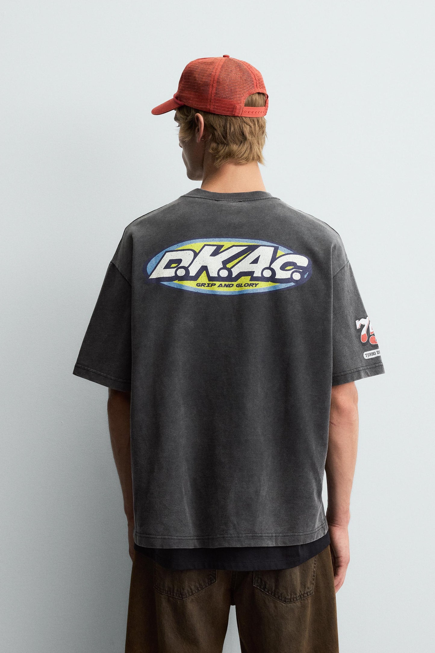 GRAPHIC LOGO T-SHIRT