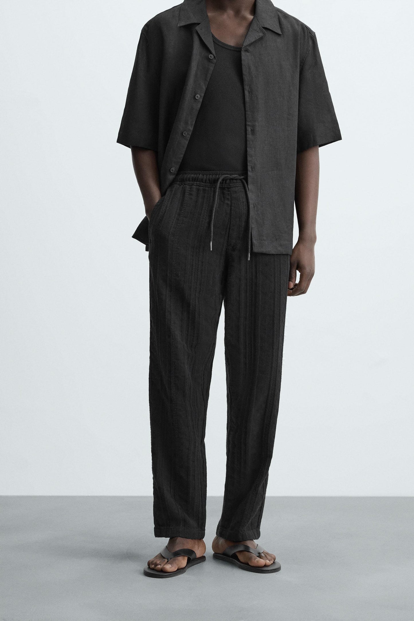 TEXTURED RELAXED FIT PANTS