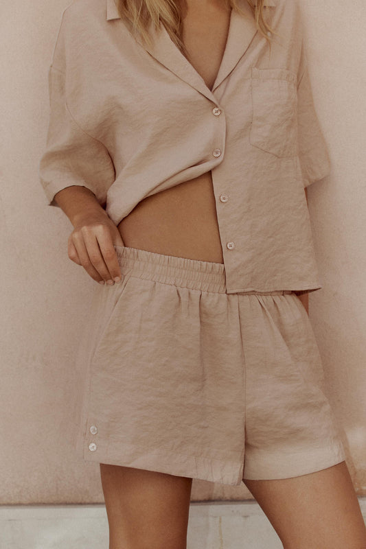FLOWY MINI SHORTS