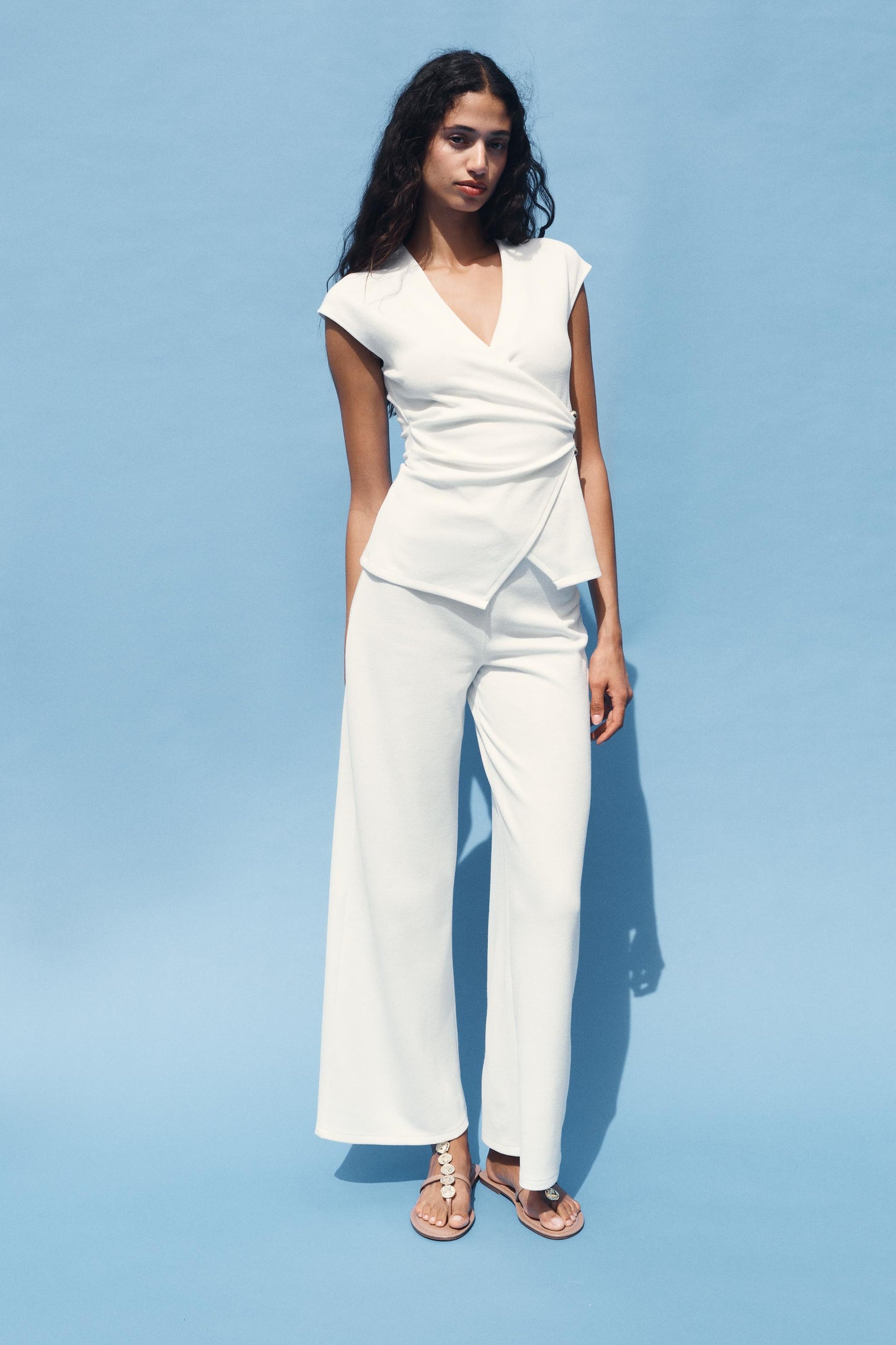 TEXTURED CLASP TOP