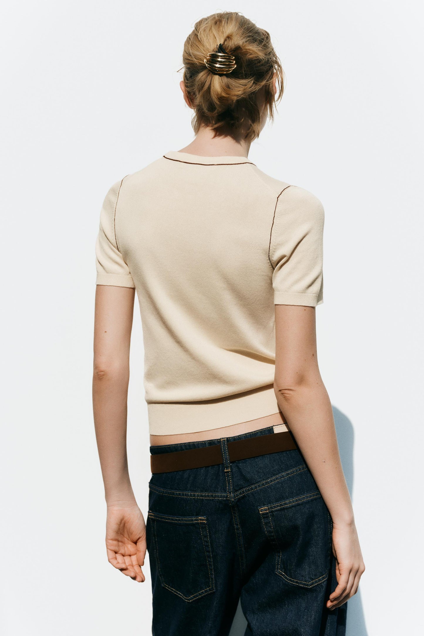 TRIMMED SHORT SLEEVE KNIT TOP