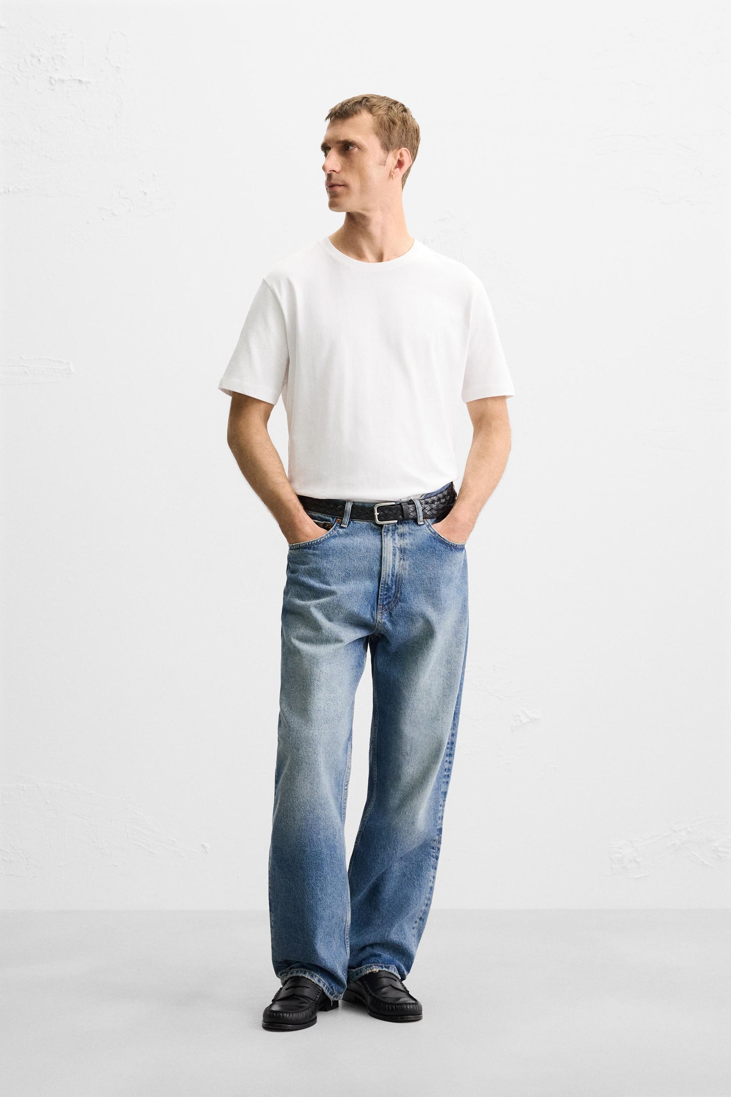 BASIC MEDIUM WEIGHT T-SHIRT