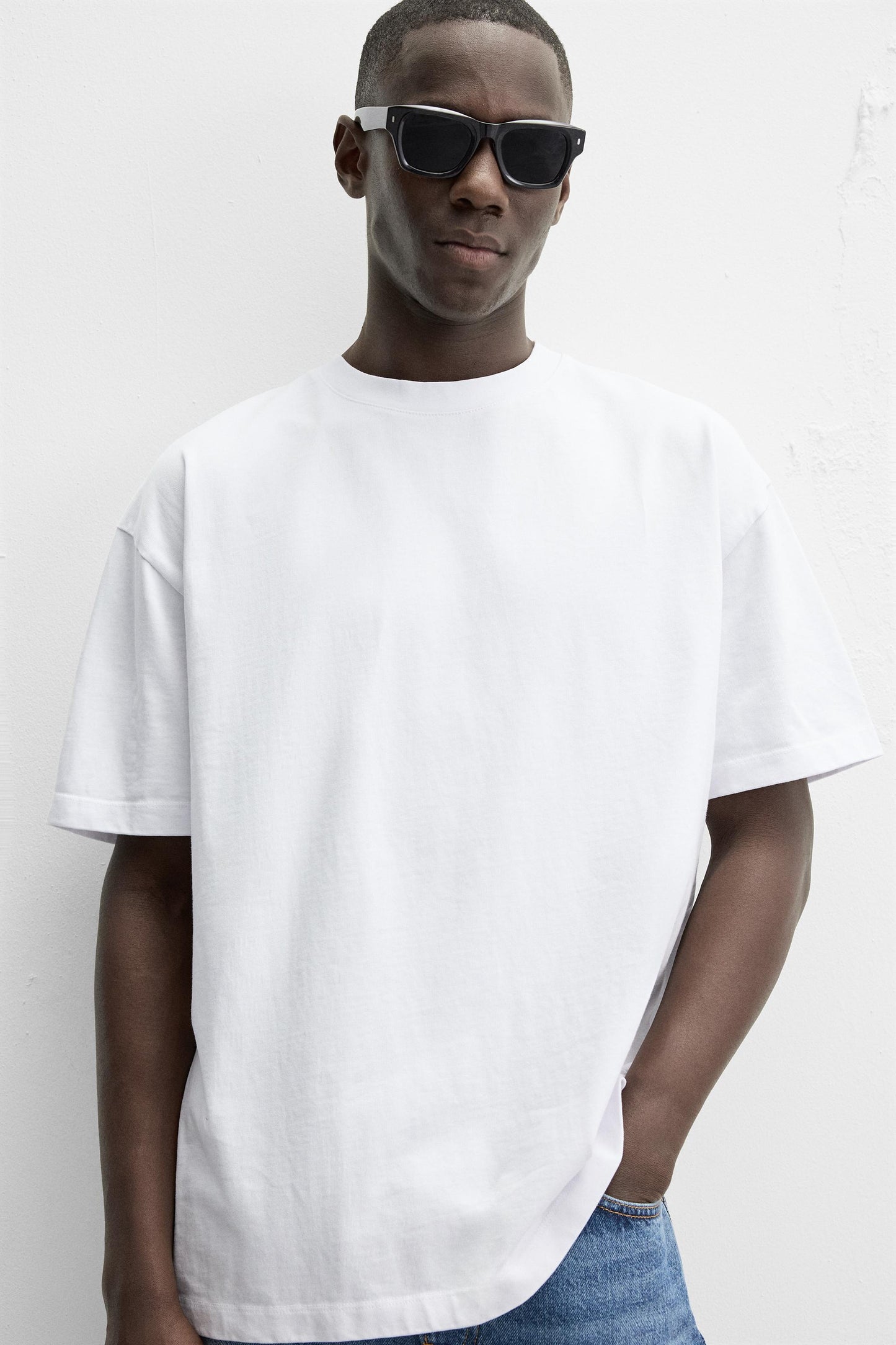 BASIC HEAVYWEIGHT T-SHIRT