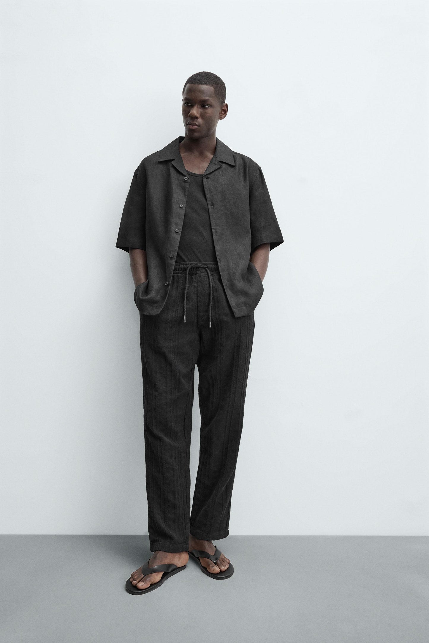 TEXTURED RELAXED FIT PANTS
