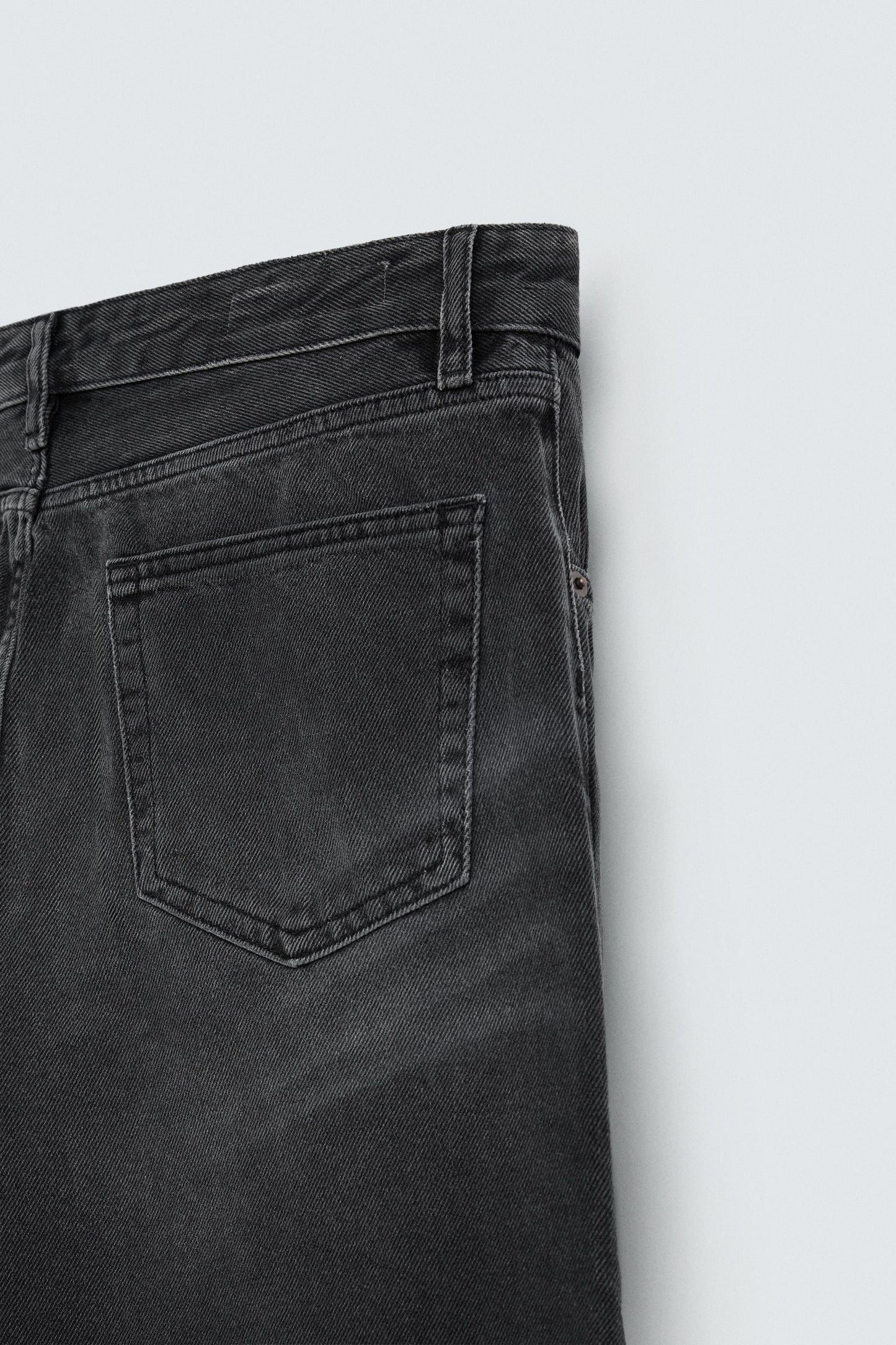 FLARE FIT JEANS