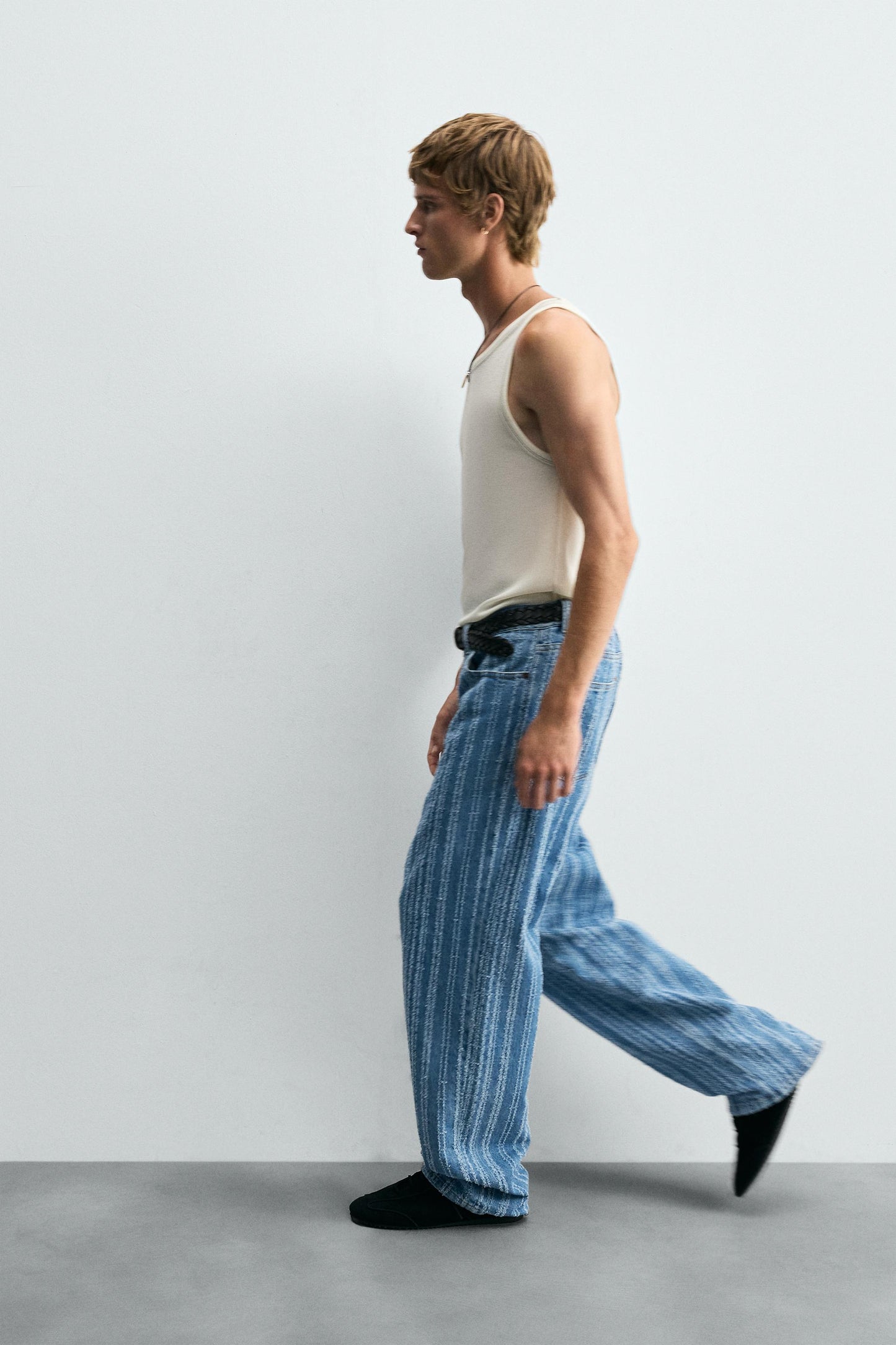TEXTURED STRIPED JEANS