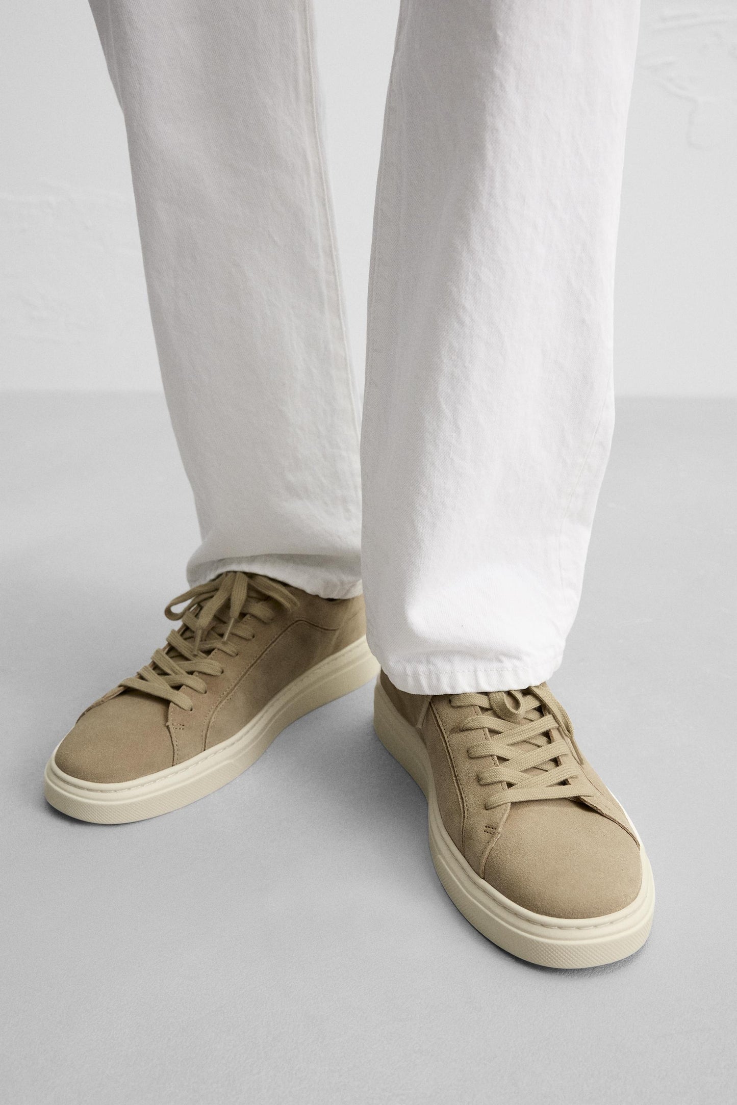 LEATHER SNEAKERS