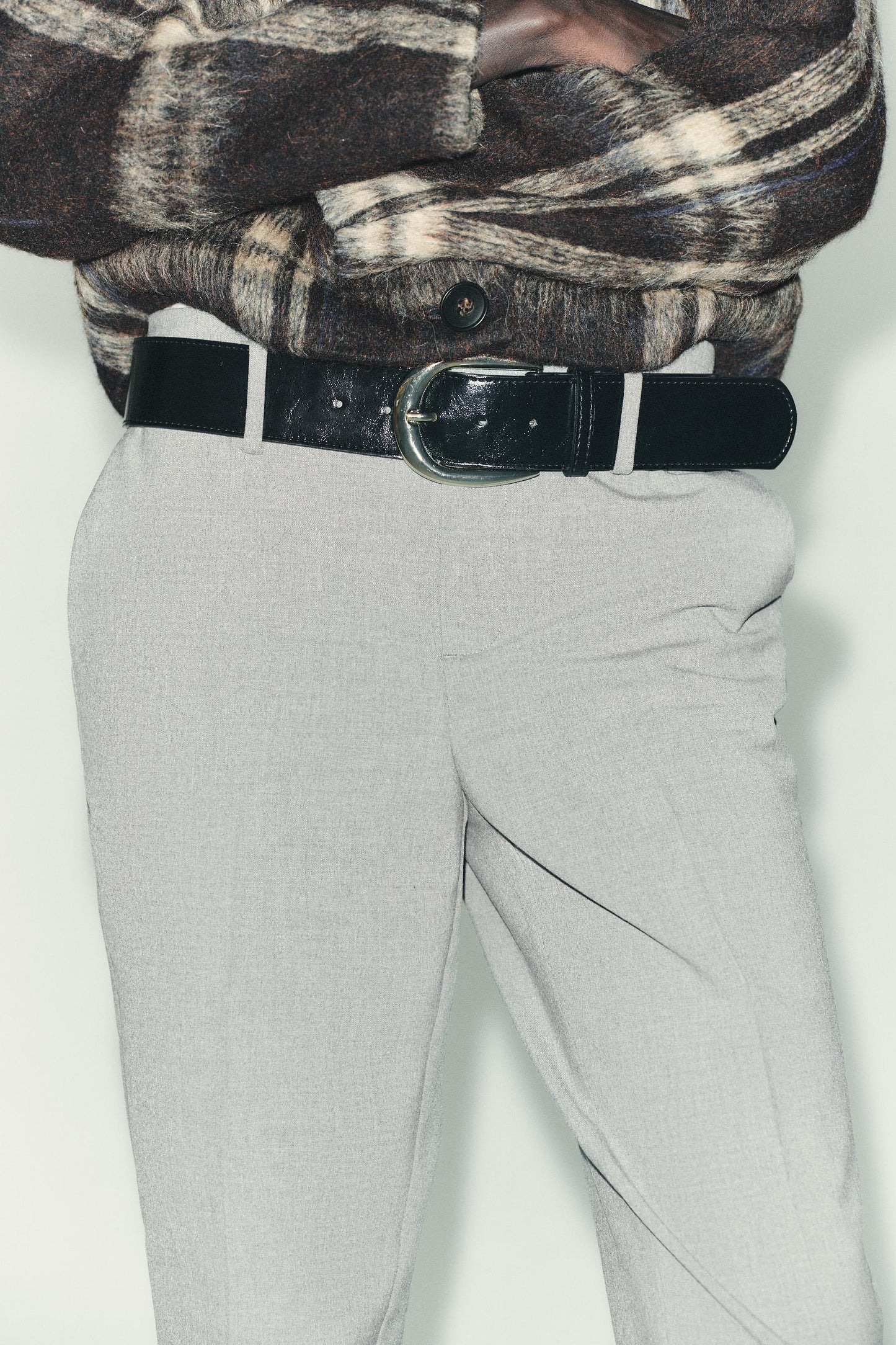 BELTED SLIM PANTS