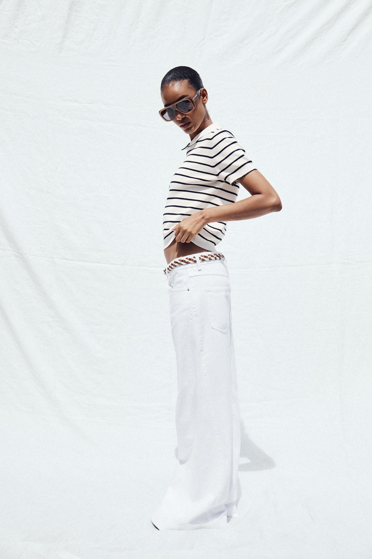 CONTRAST TRIM KNIT TOP