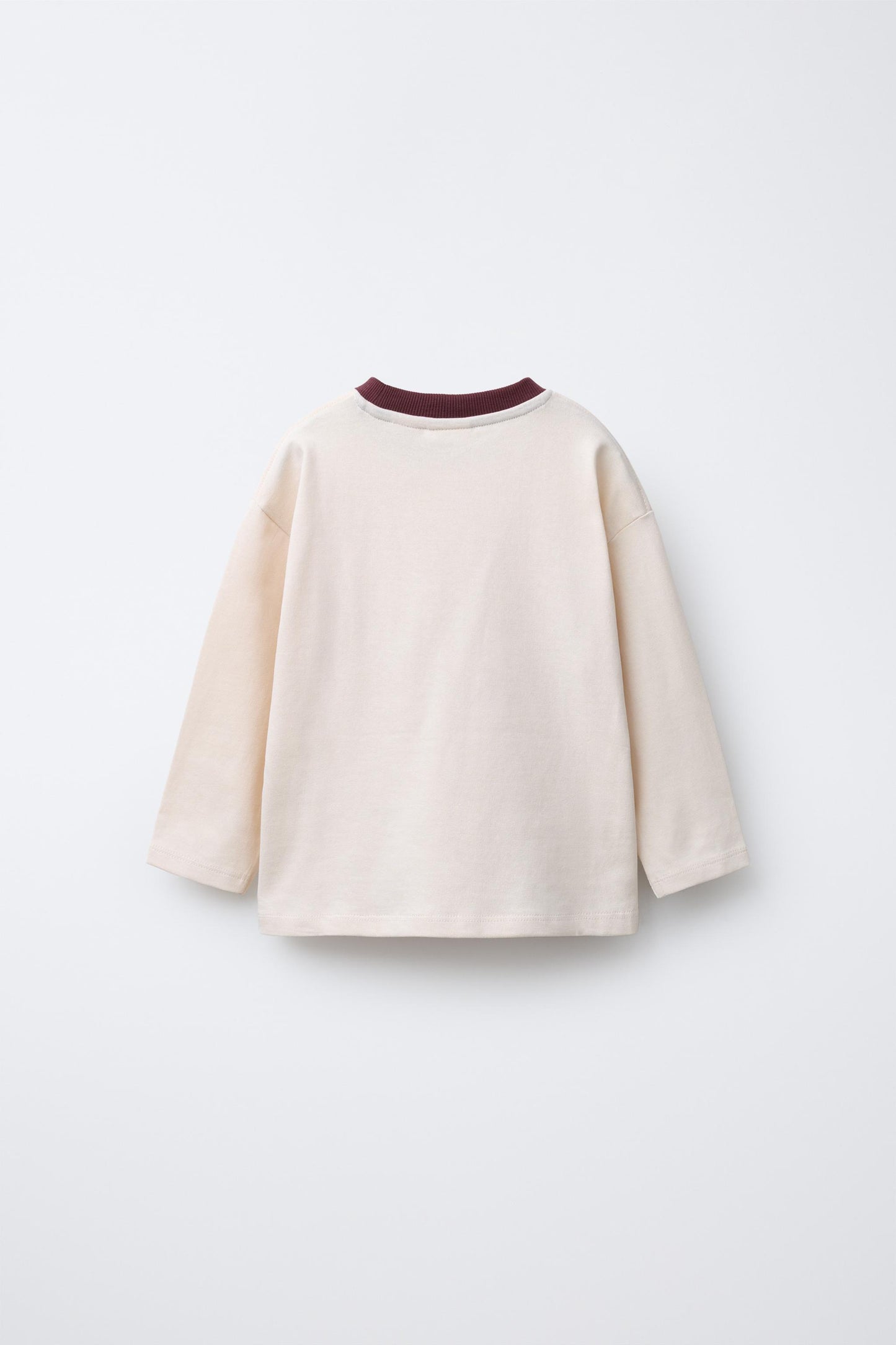 CONTRAST TEXT T-SHIRT