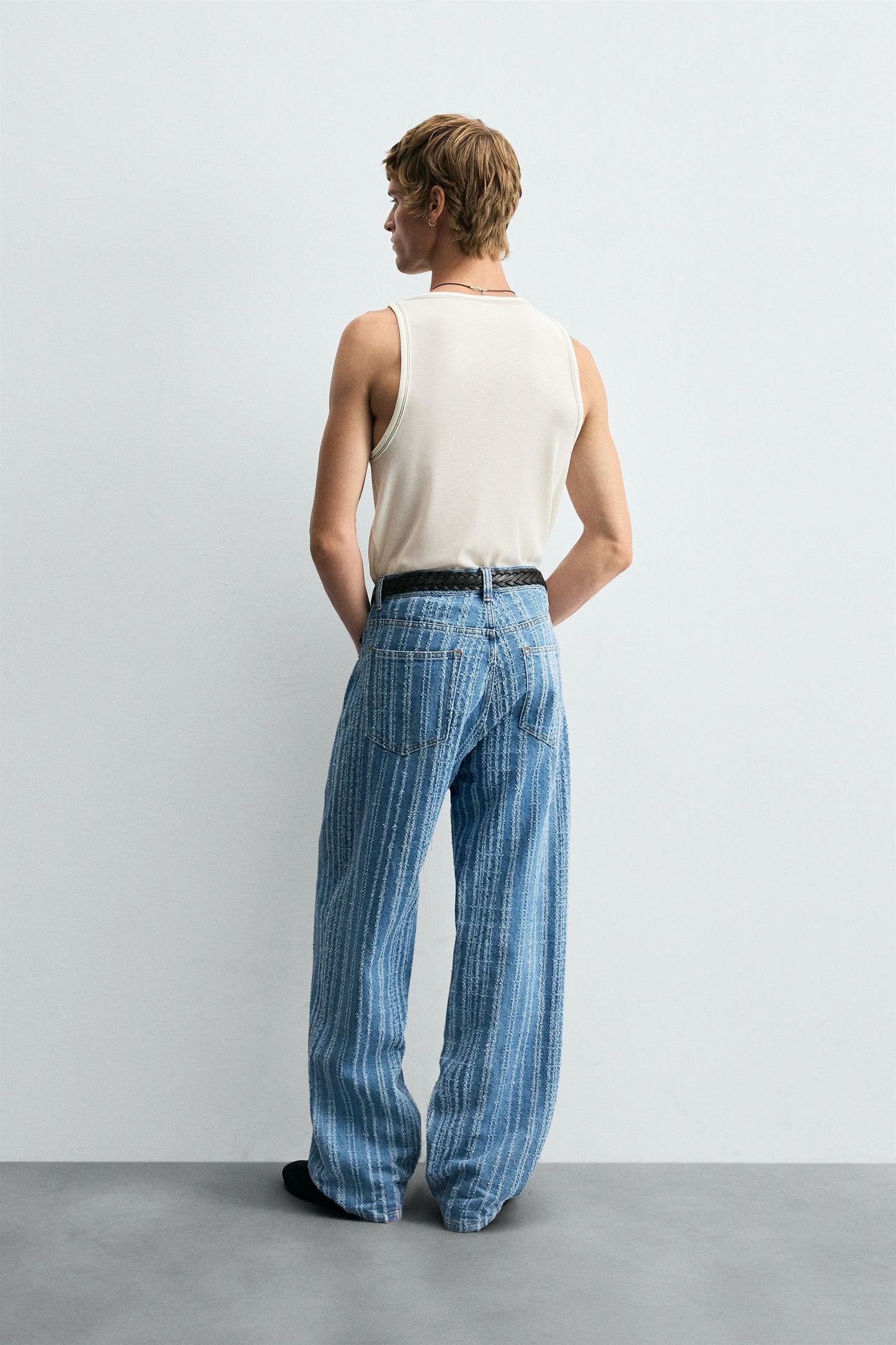 TEXTURED STRIPED JEANS