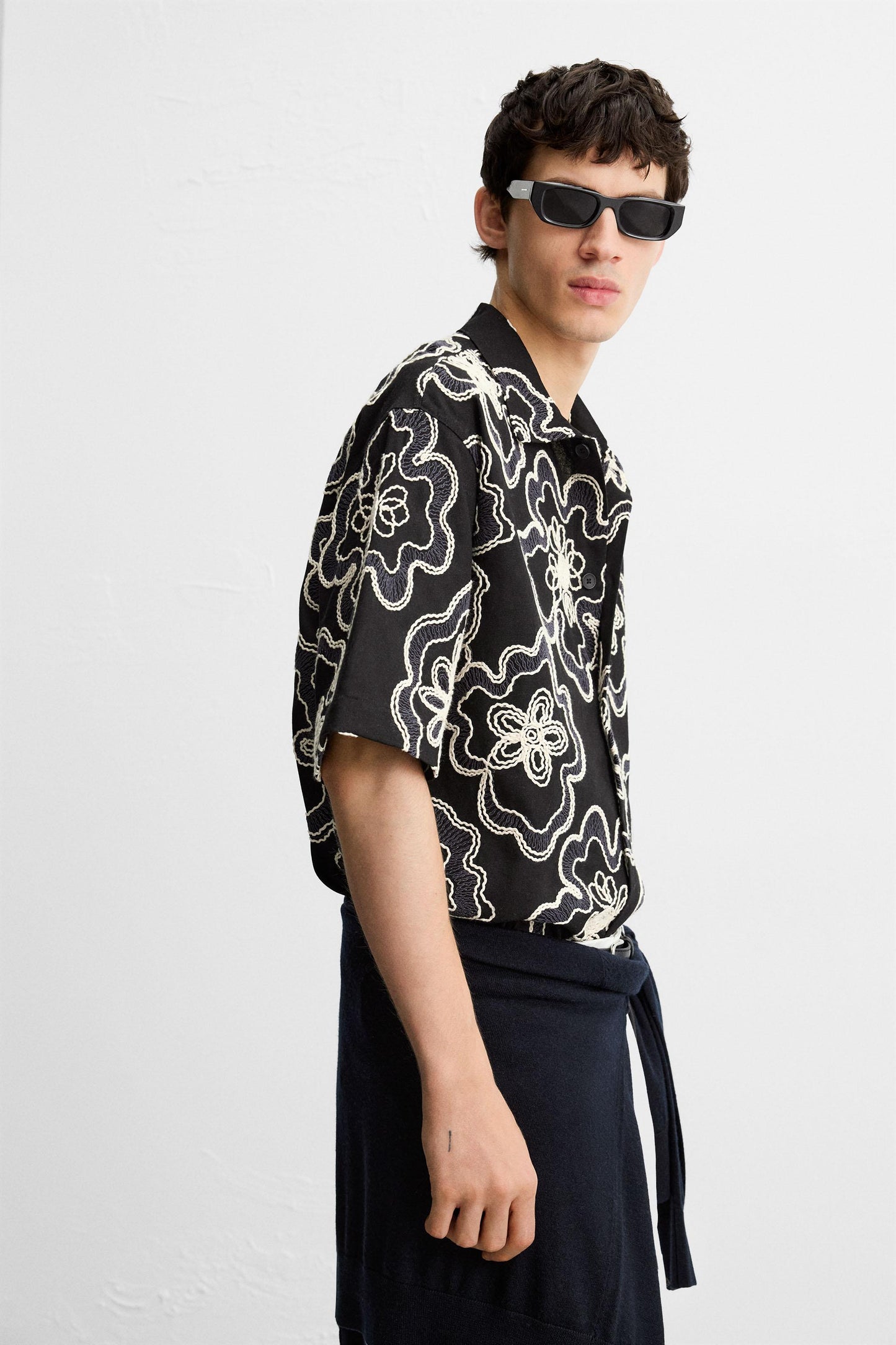 RAISED EMBROIDERY SHIRT