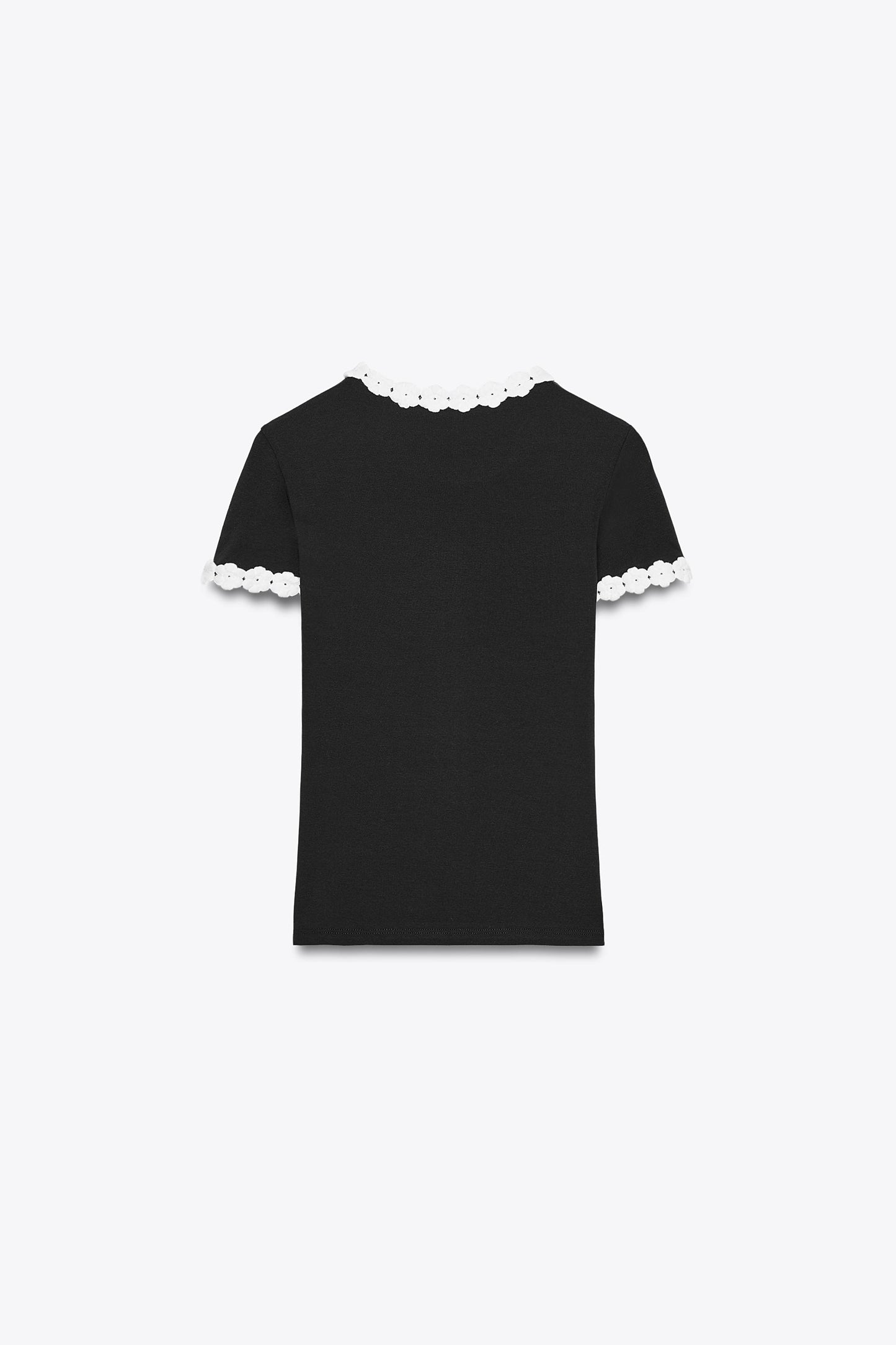 FLOWER TRIM T-SHIRT