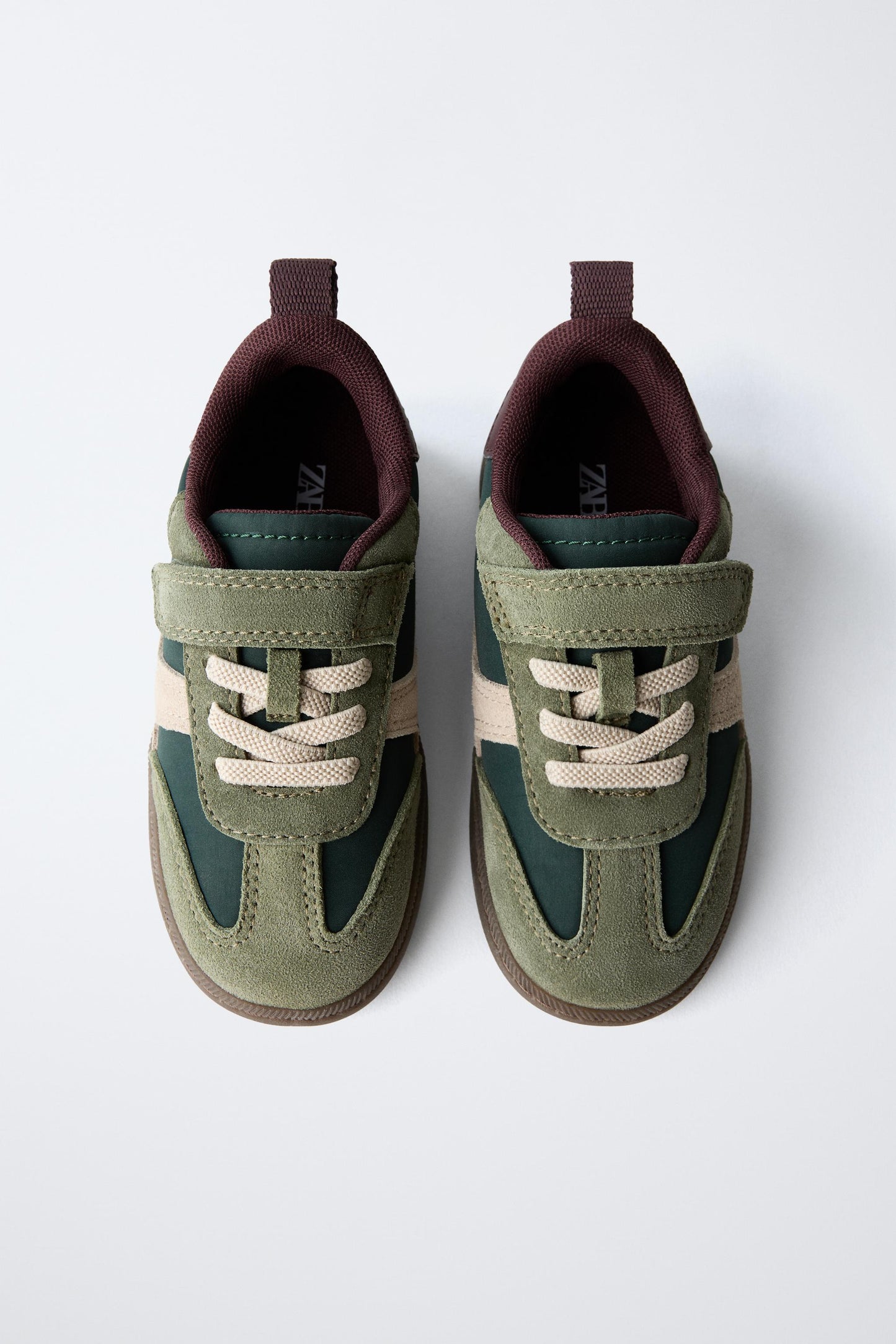 RETRO SNEAKERS